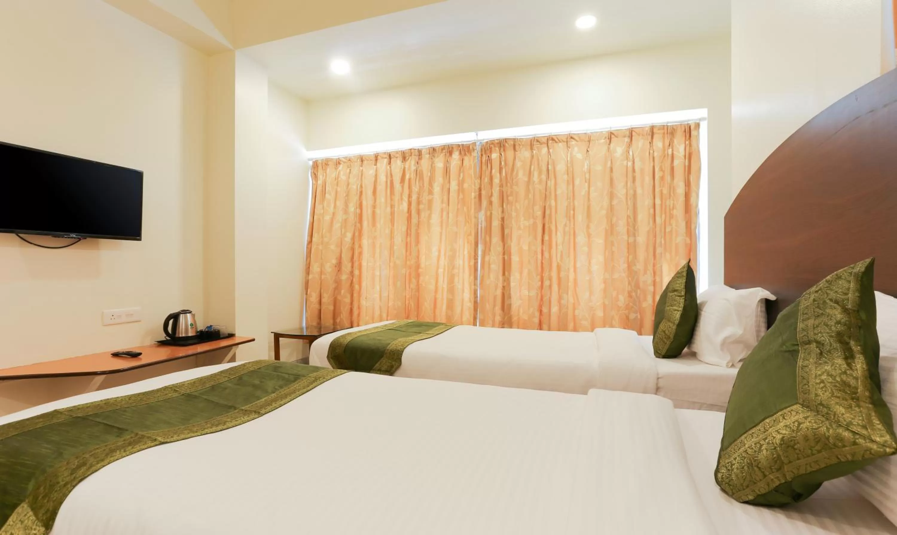 Photo of the whole room, Bed in Itsy Hotels Hill View Ex