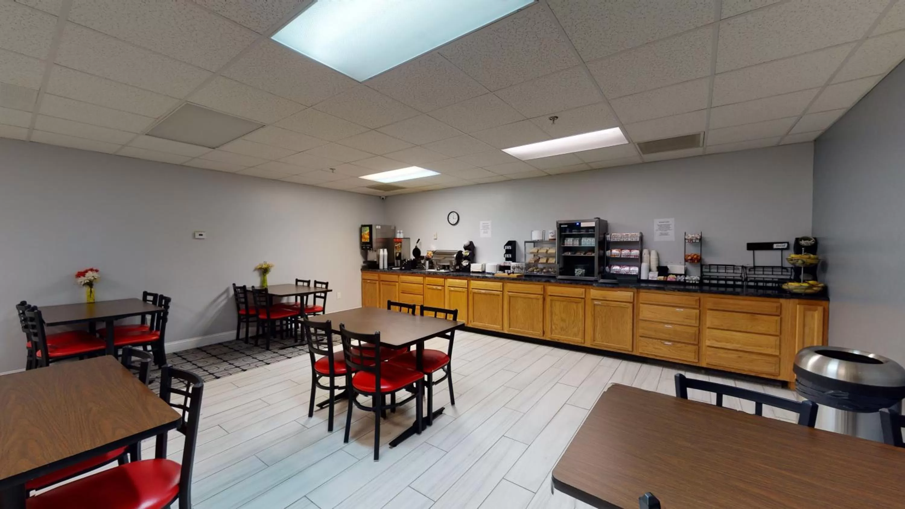 Breakfast in Ramada by Wyndham Strasburg - Shenandoah Valley