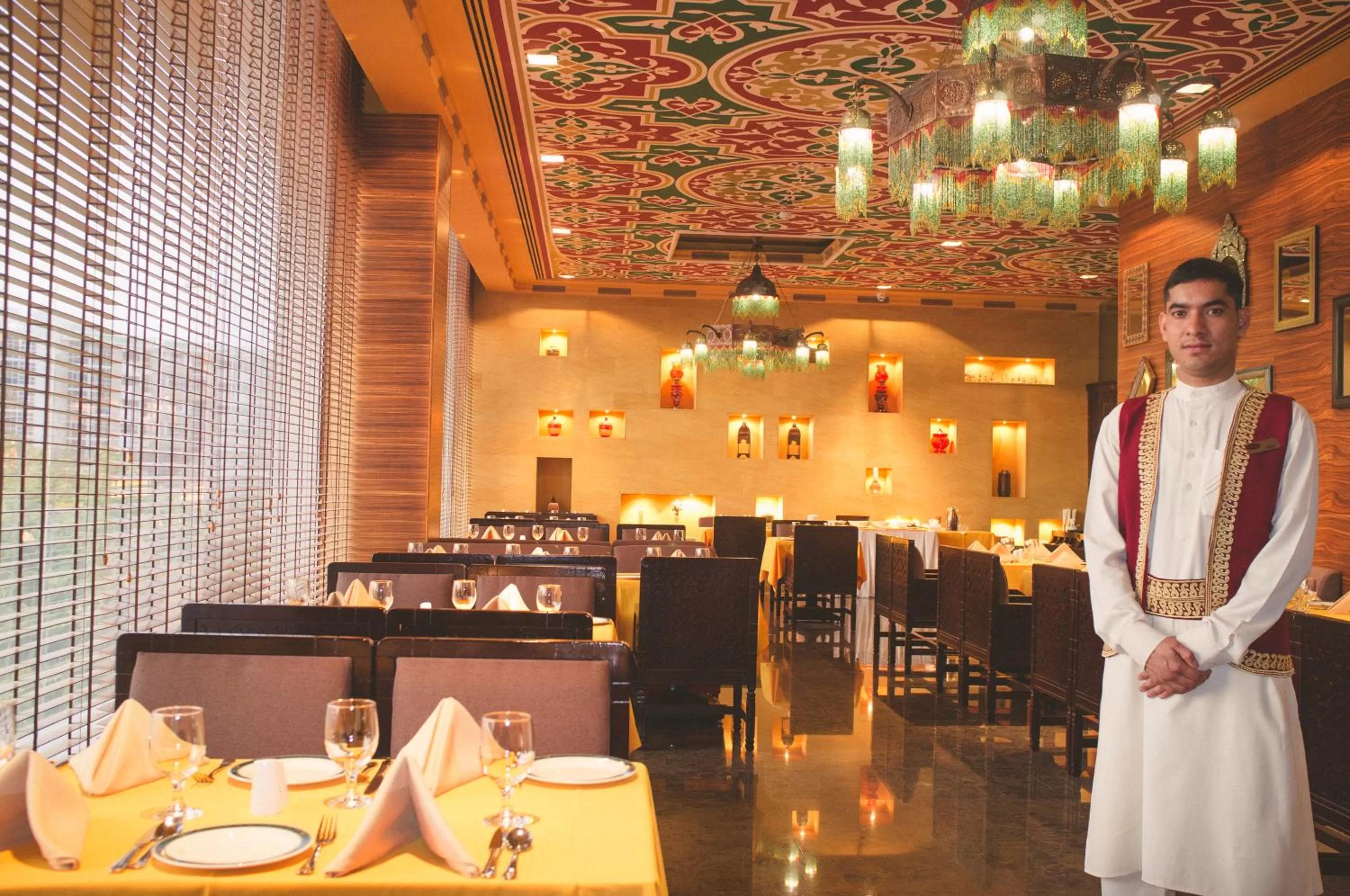 Restaurant/places to eat in Asdal Gulf Inn Boutique Hotel- SEEF