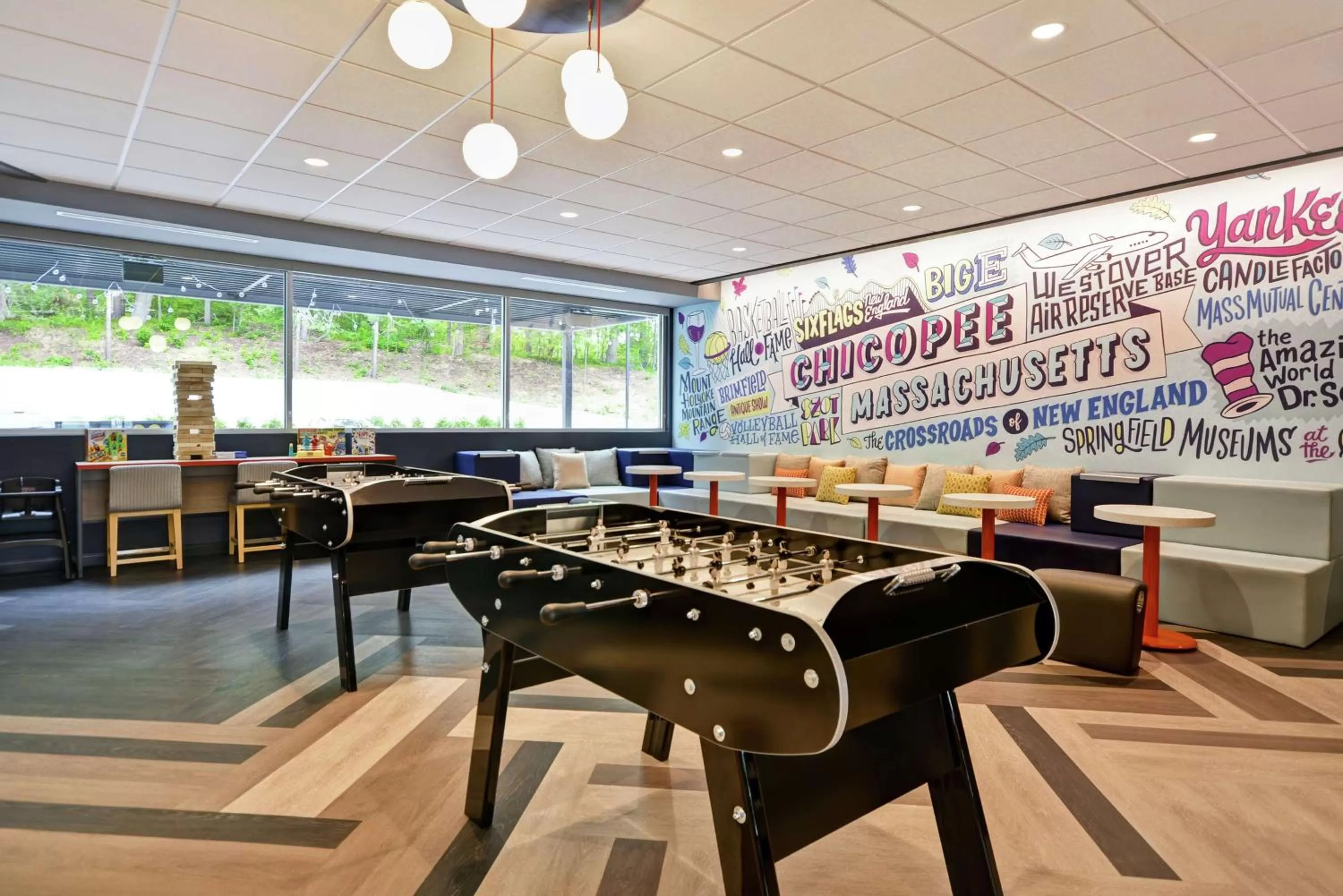 Lobby or reception in Tru By Hilton Chicopee Springfield