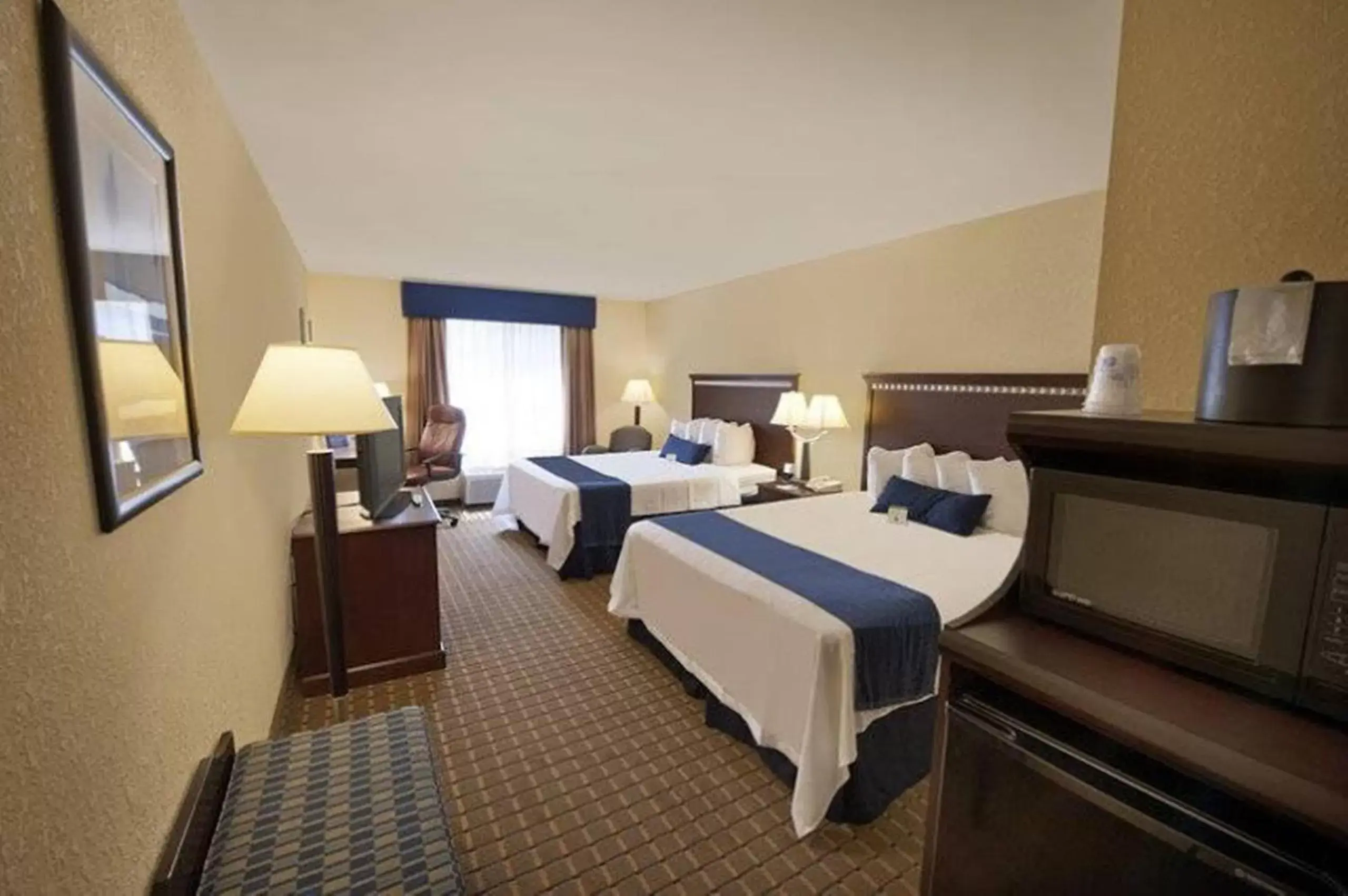 Holiday Inn Express and Suites Allentown West by IHG Holiday Inn Express and Suites Allentown West by IHG