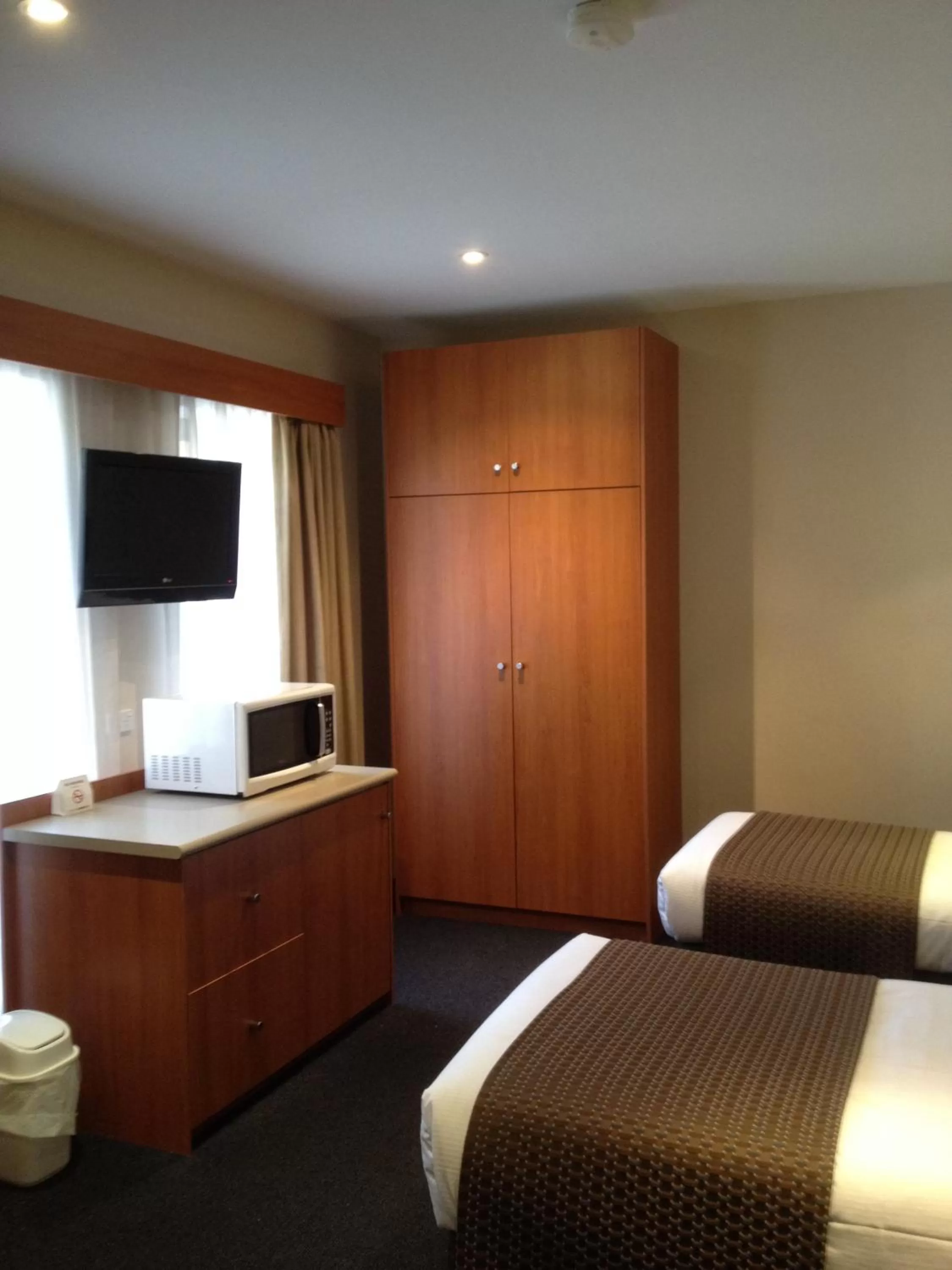 Coffee/tea facilities, Bed in Comfort Inn & Suites Sombrero