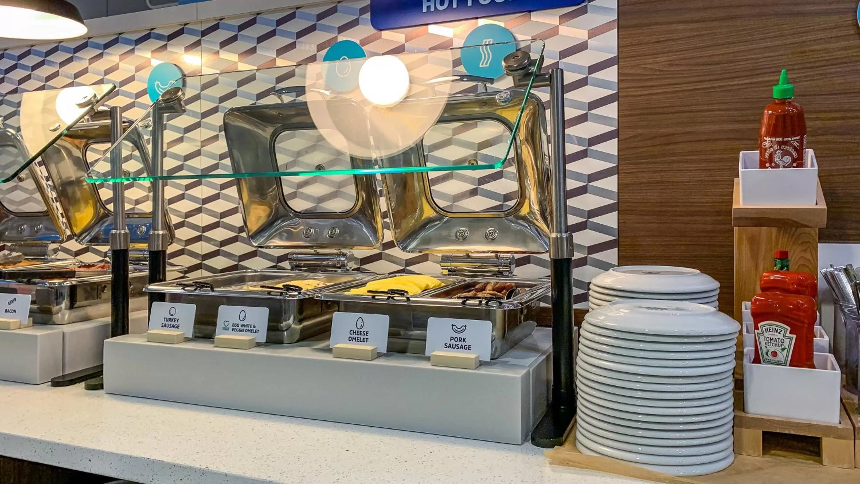 Breakfast in Holiday Inn Express & Suites Panama City Beach - Beachfront by IHG