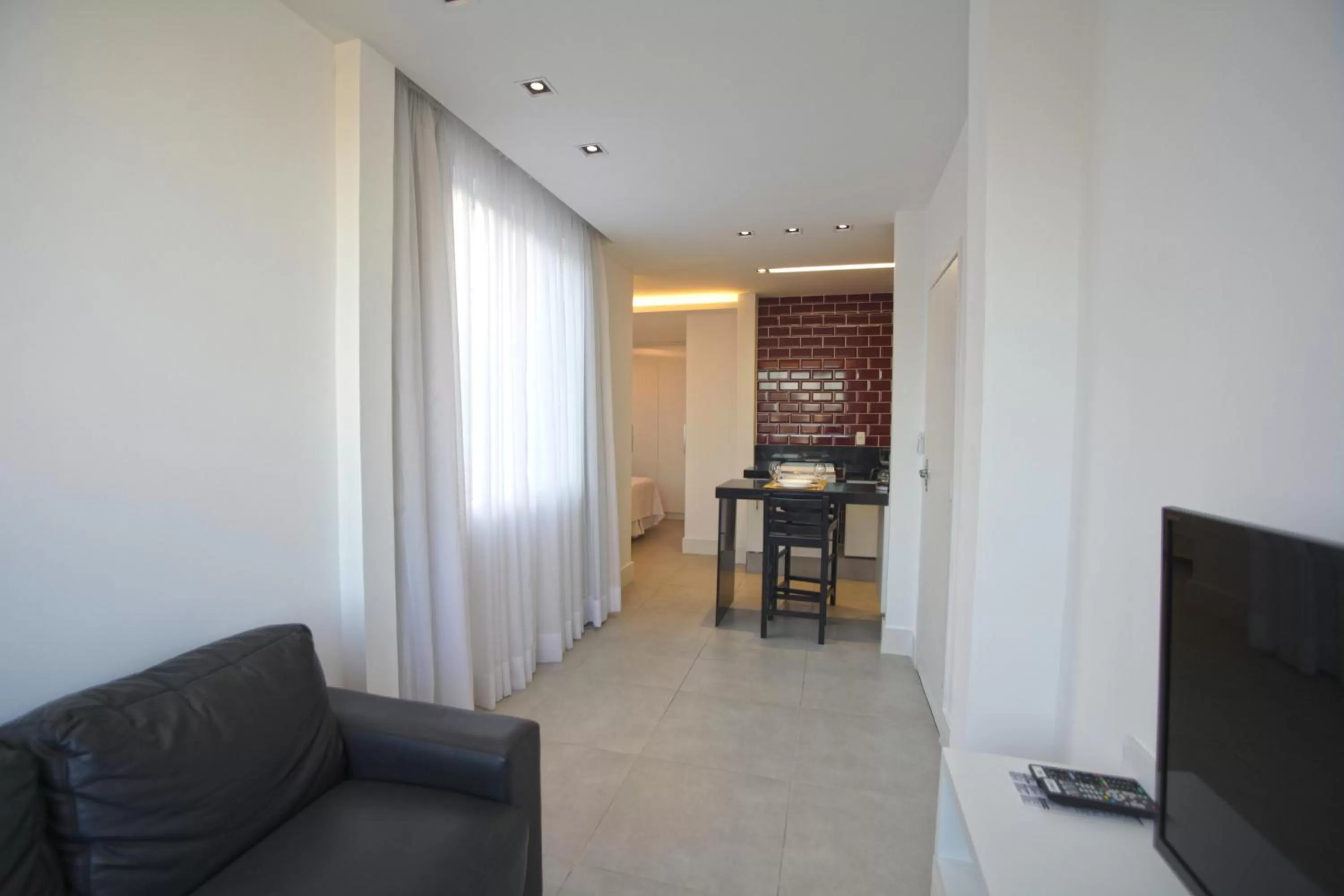 TV and multimedia in New Sugar Loft Apartments