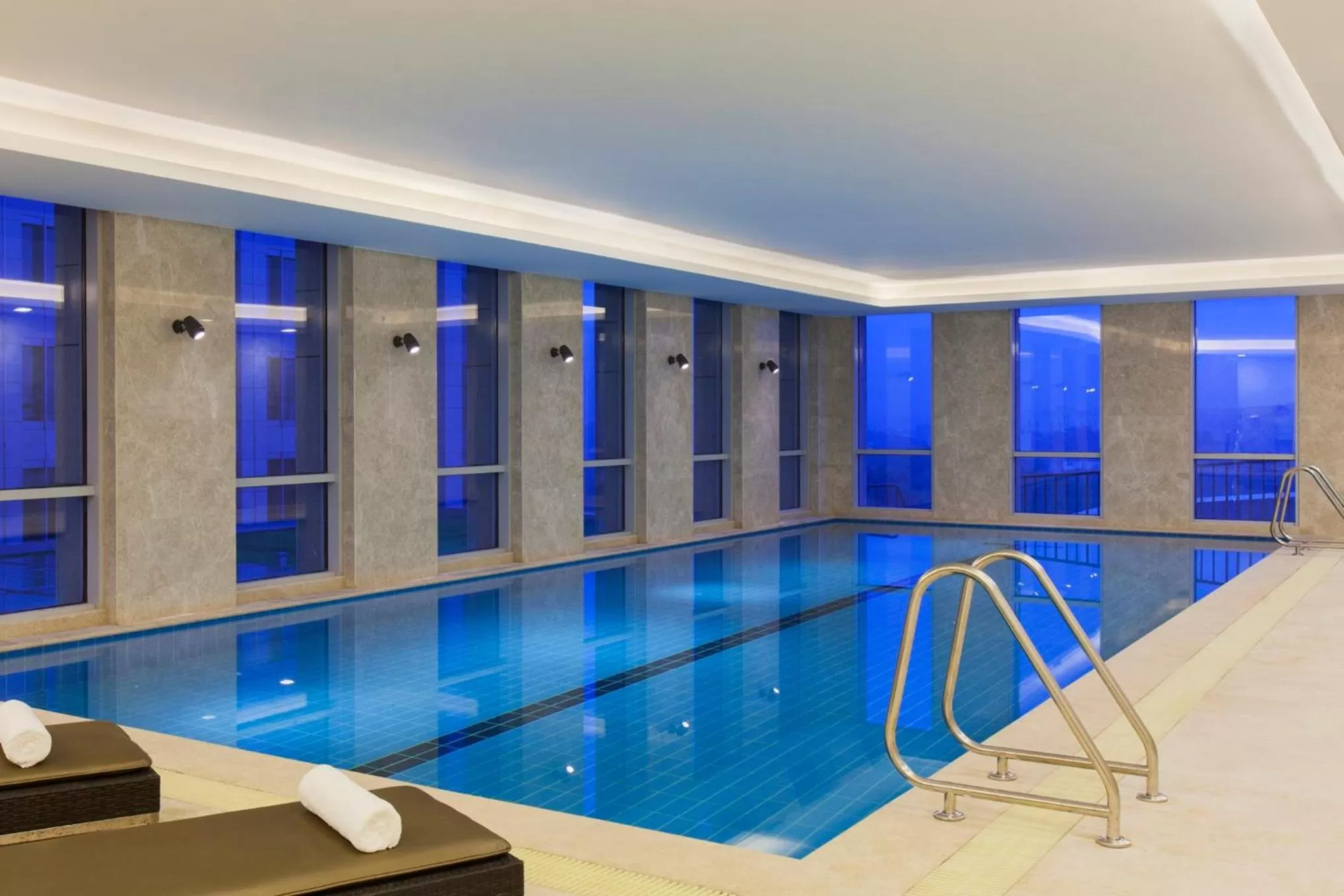 Swimming pool in Crowne Plaza Nanjing Jiangning by IHG