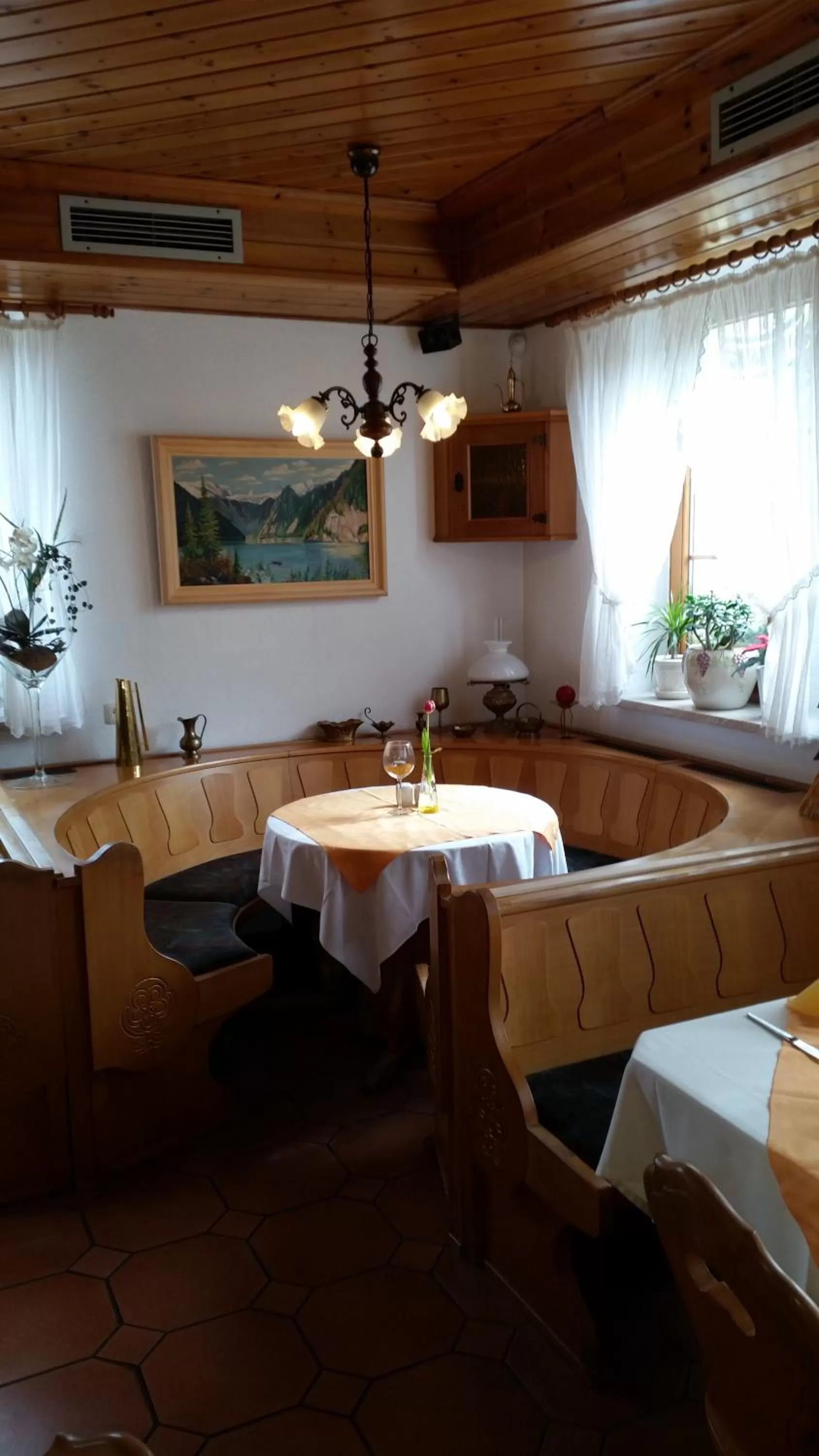 Restaurant/places to eat in Gasthof zum Döhlerwald