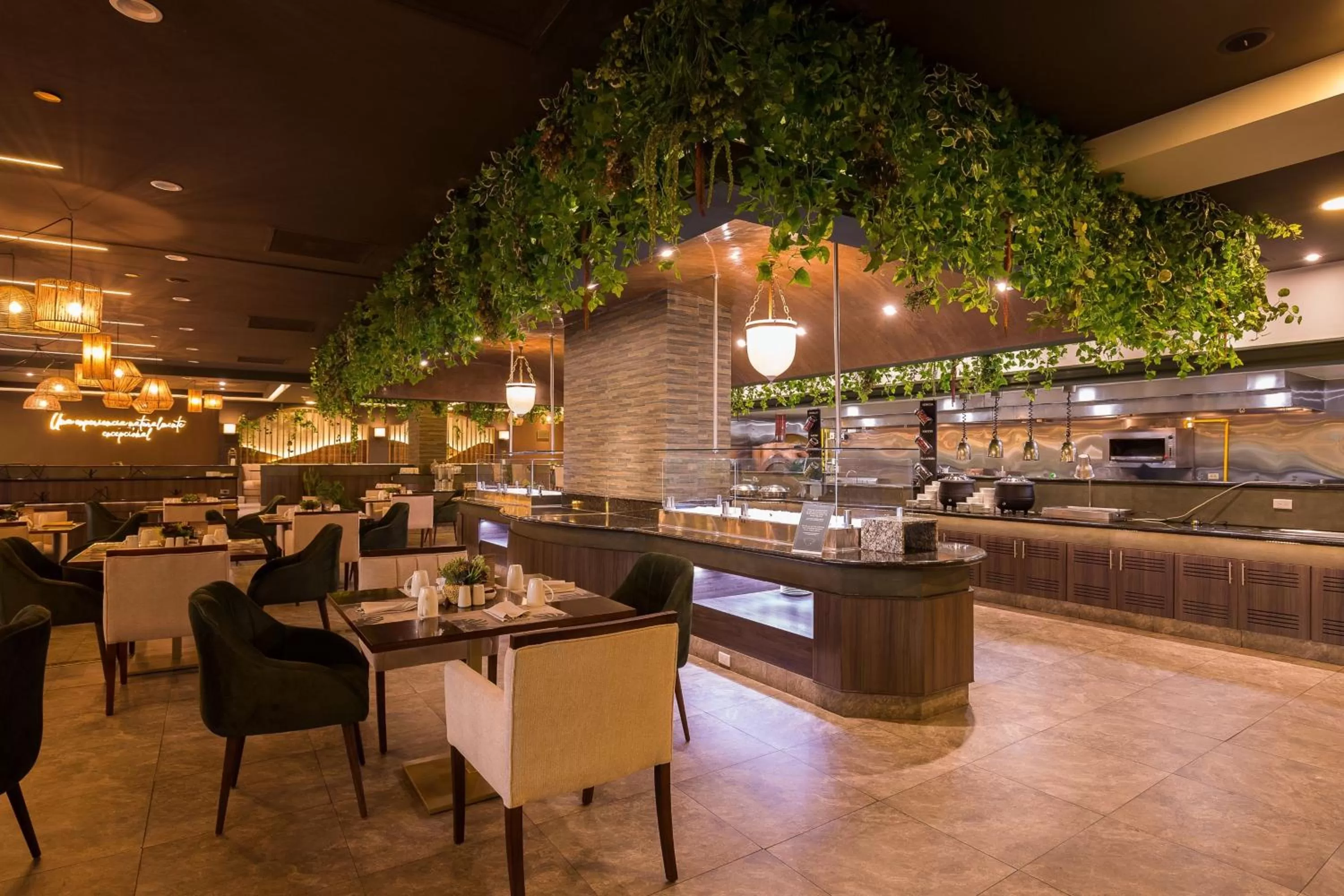 Restaurant/places to eat in JW Marriott Quito