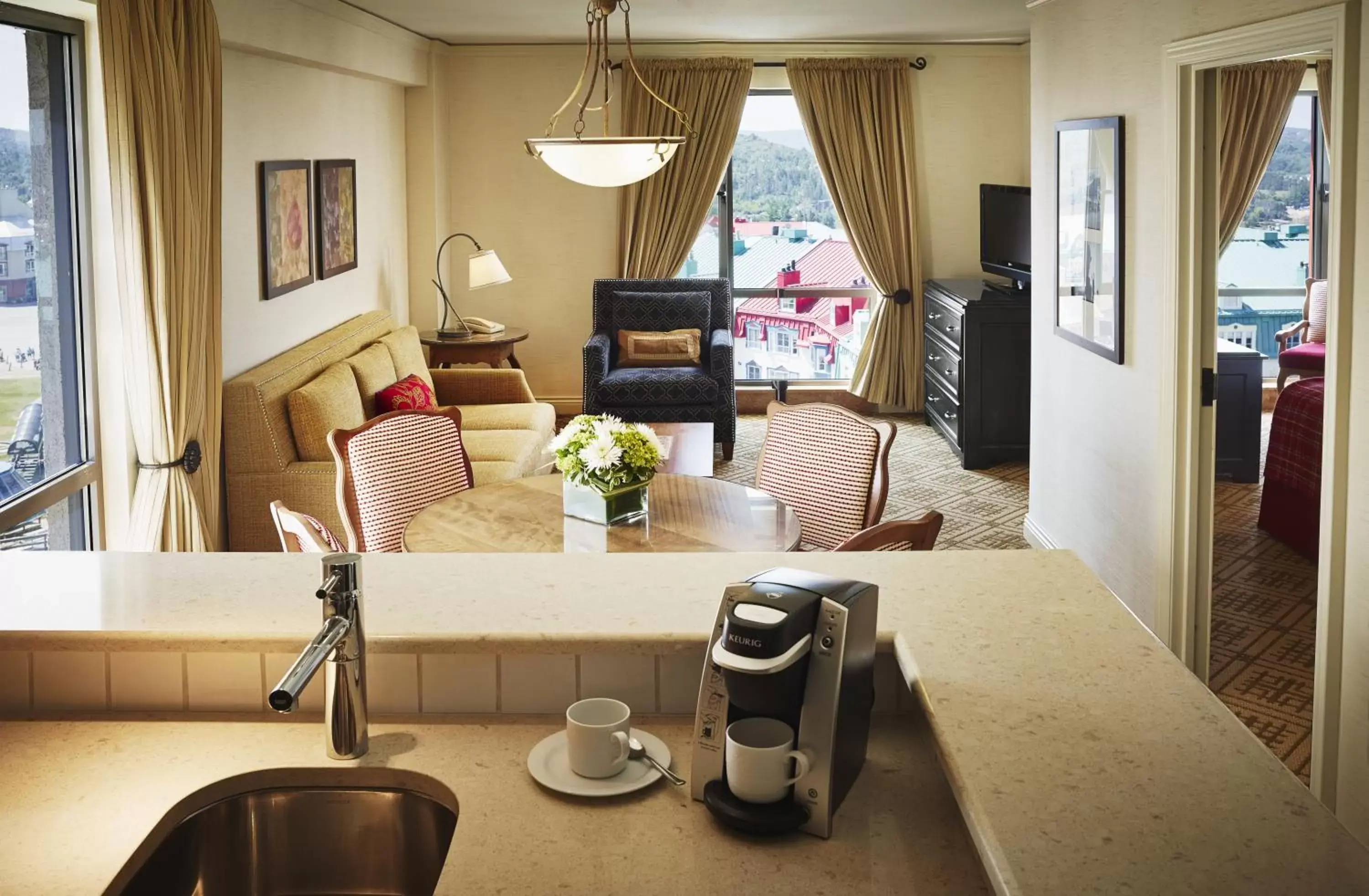 One-Bedroom Queen Residence with Sofa Bed in Fairmont Tremblant One-Bedroom Queen Residence with Sofa Bed in Fairmont Tremblant