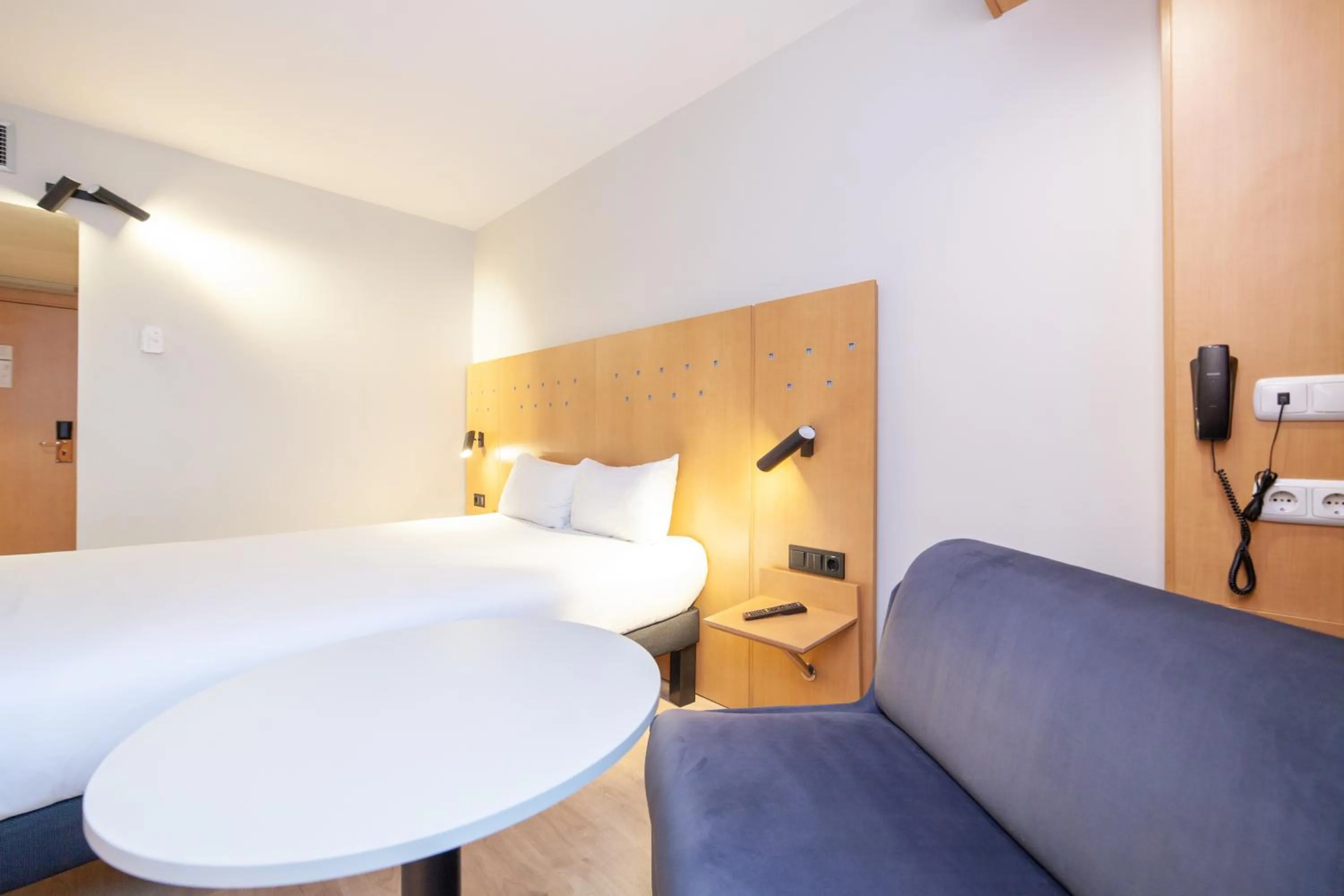 Bed in Ibis Alcala de Henares La Garena