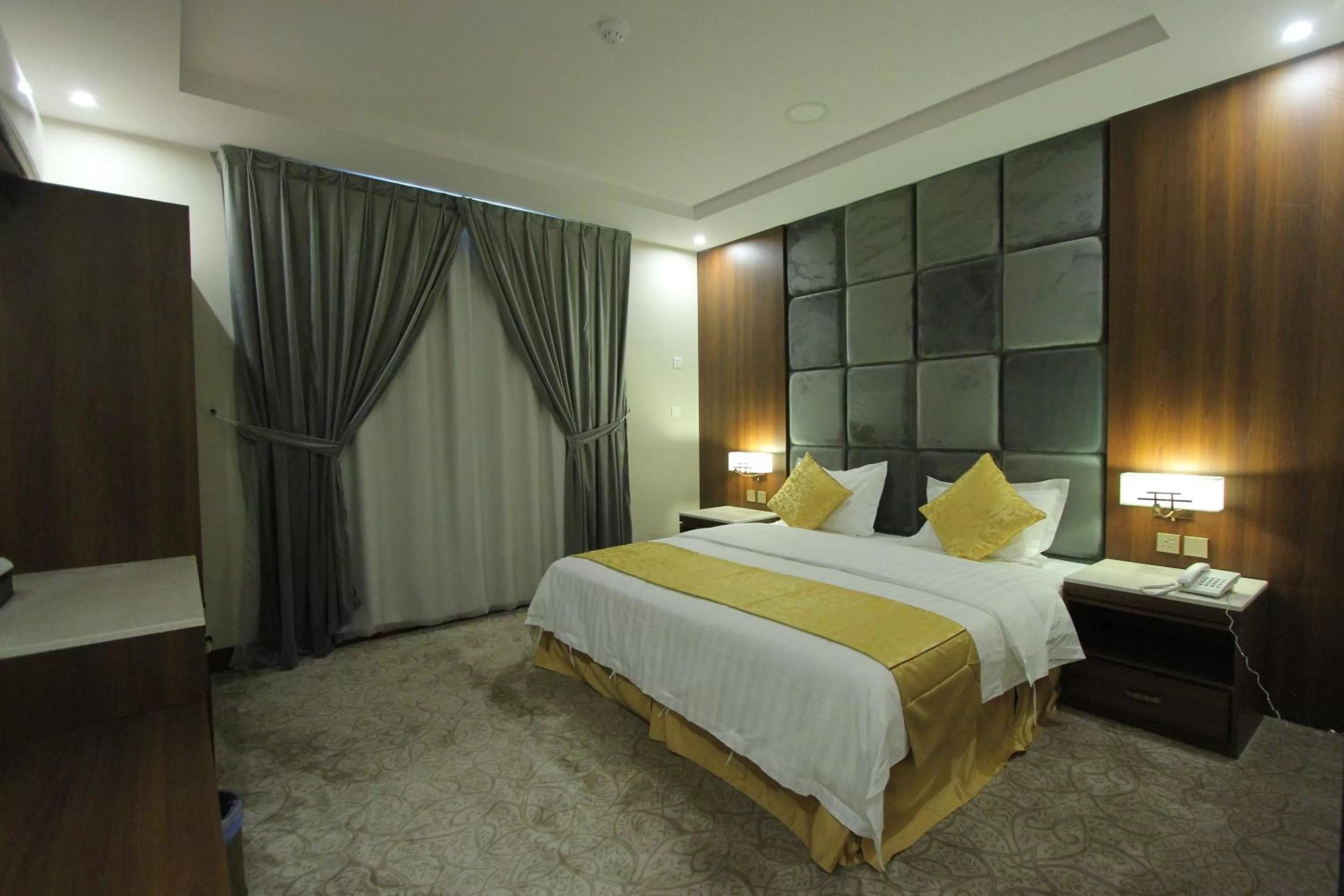 Bedroom, Bed in Qasr Rayana Aparthotel