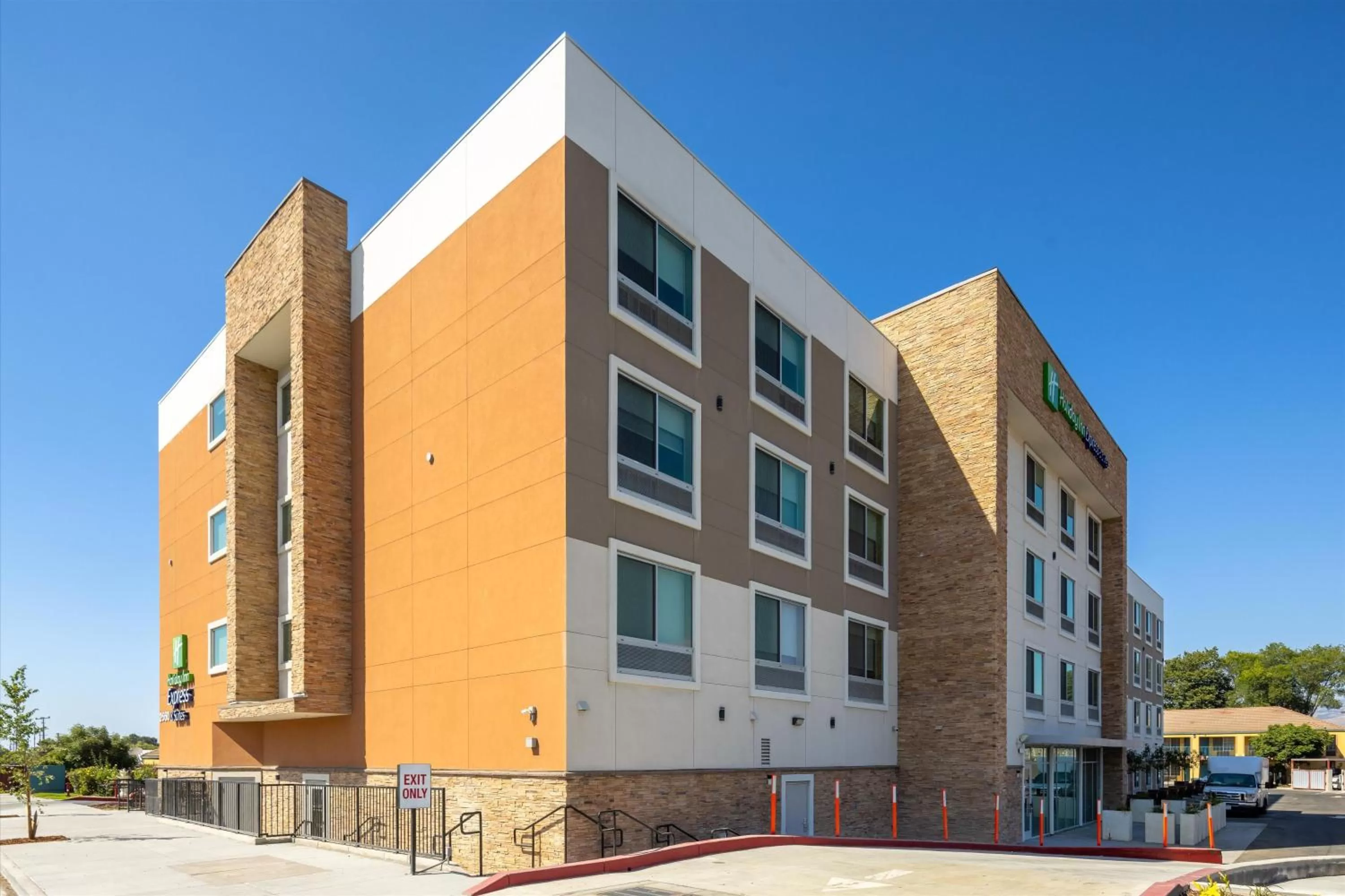 Property building in Holiday Inn Express & Suites - San Jose Silicon Valley by IHG