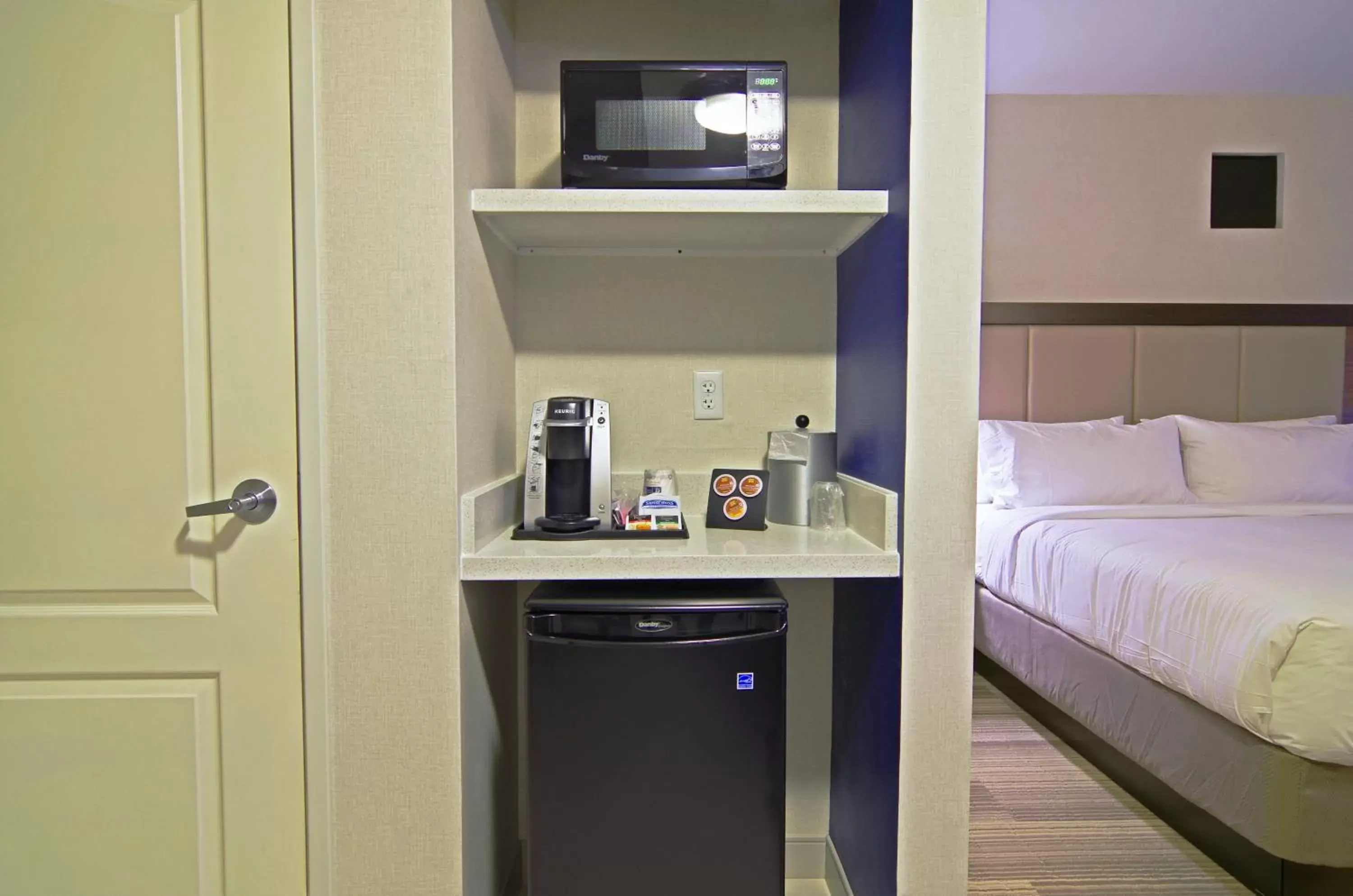 Queen Room with Two Queen Beds - Hearing Accessible in Holiday Inn Express & Suites - Phoenix North - Scottsdale by IHG Queen Room with Two Queen Beds - Hearing Accessible in Holiday Inn Express & Suites - Phoenix North - Scottsdale by IHG