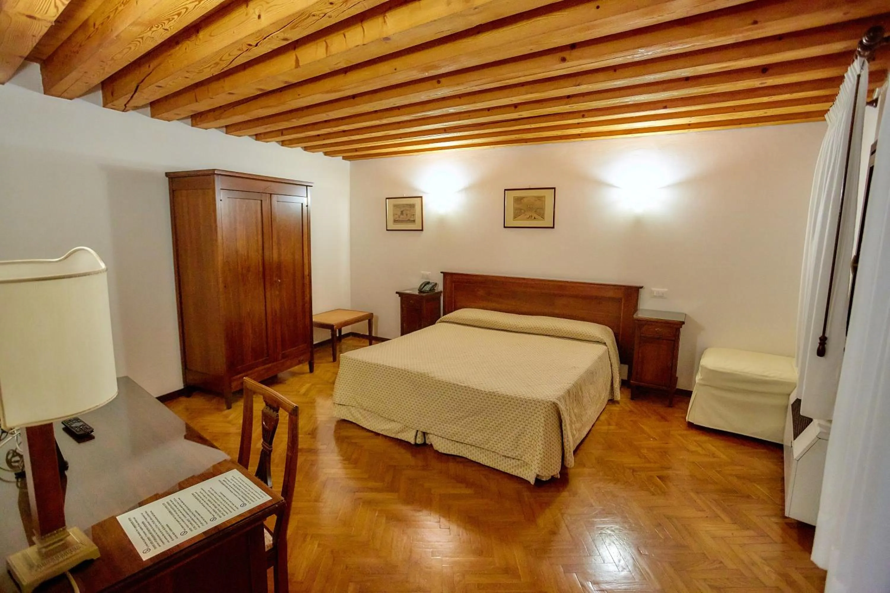 Bed in Hotel Riviera dei Dogi