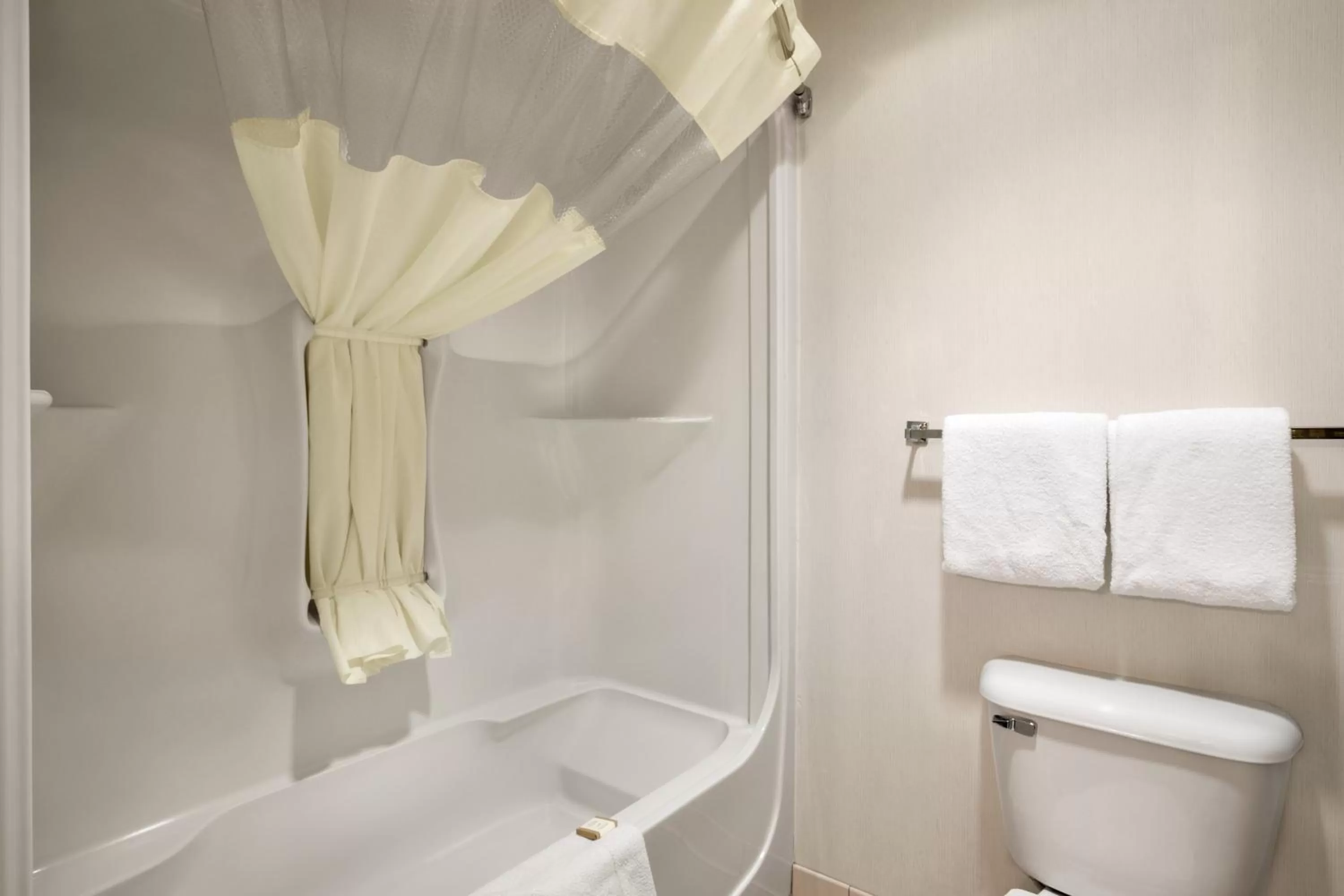 Hot Tub in GreenTree Inn Albuquerque North I-25