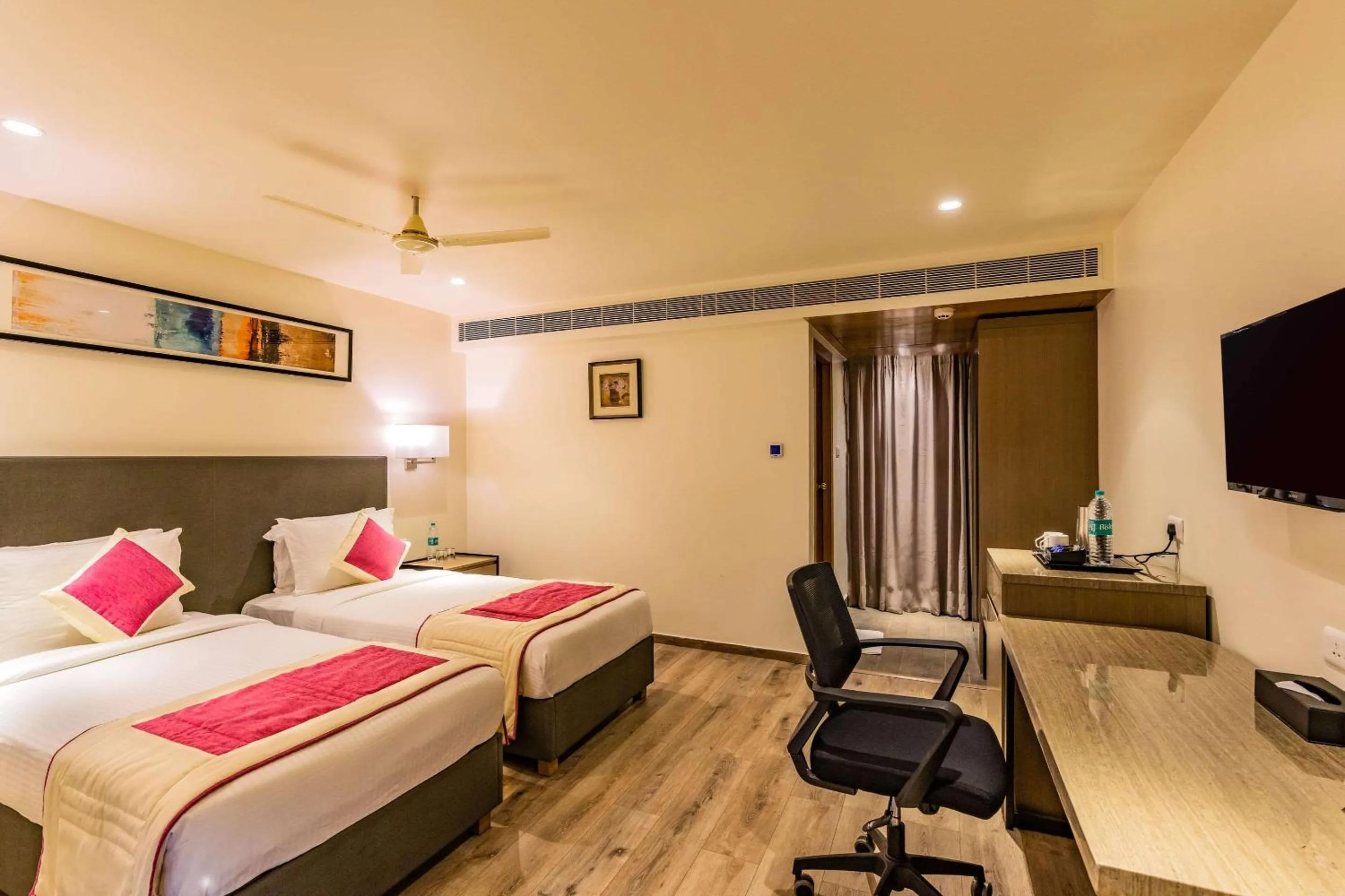 Bedroom, Bed in Quality Inn Ramachandra
