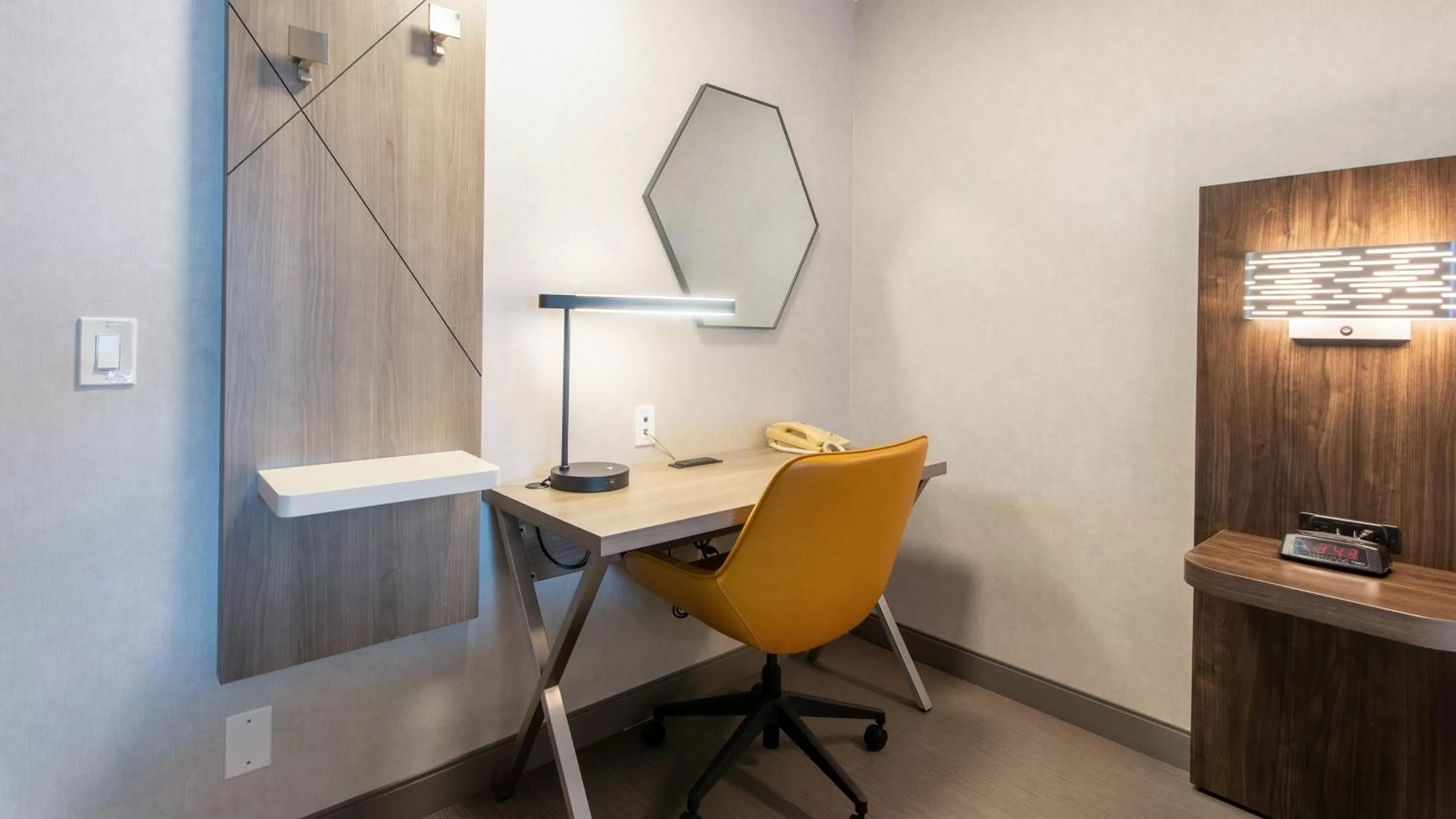 Photo of the whole room in Holiday Inn Express Oakdale by IHG