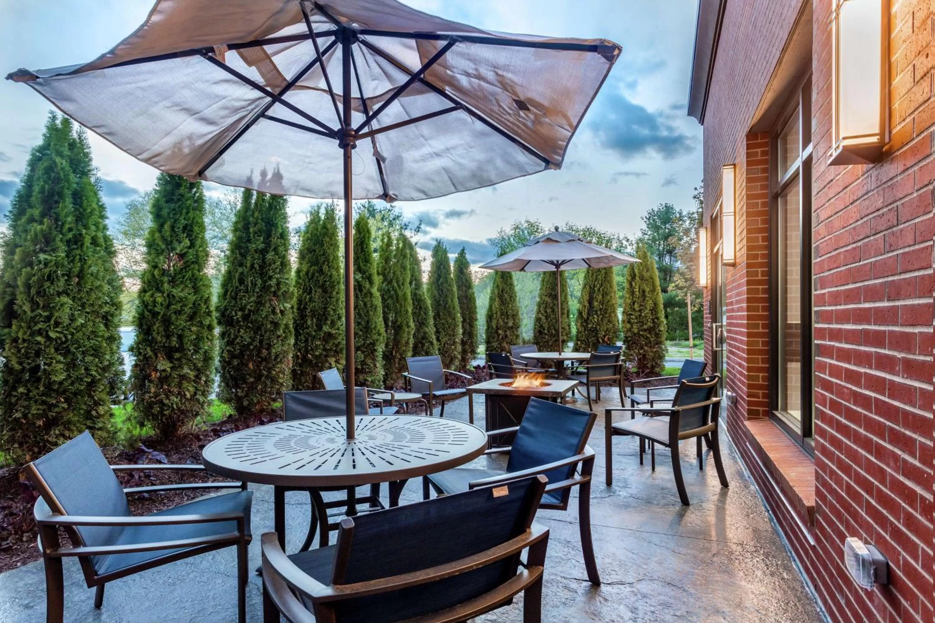 Patio in Hampton Inn & Suites Kittery-Portsmouth