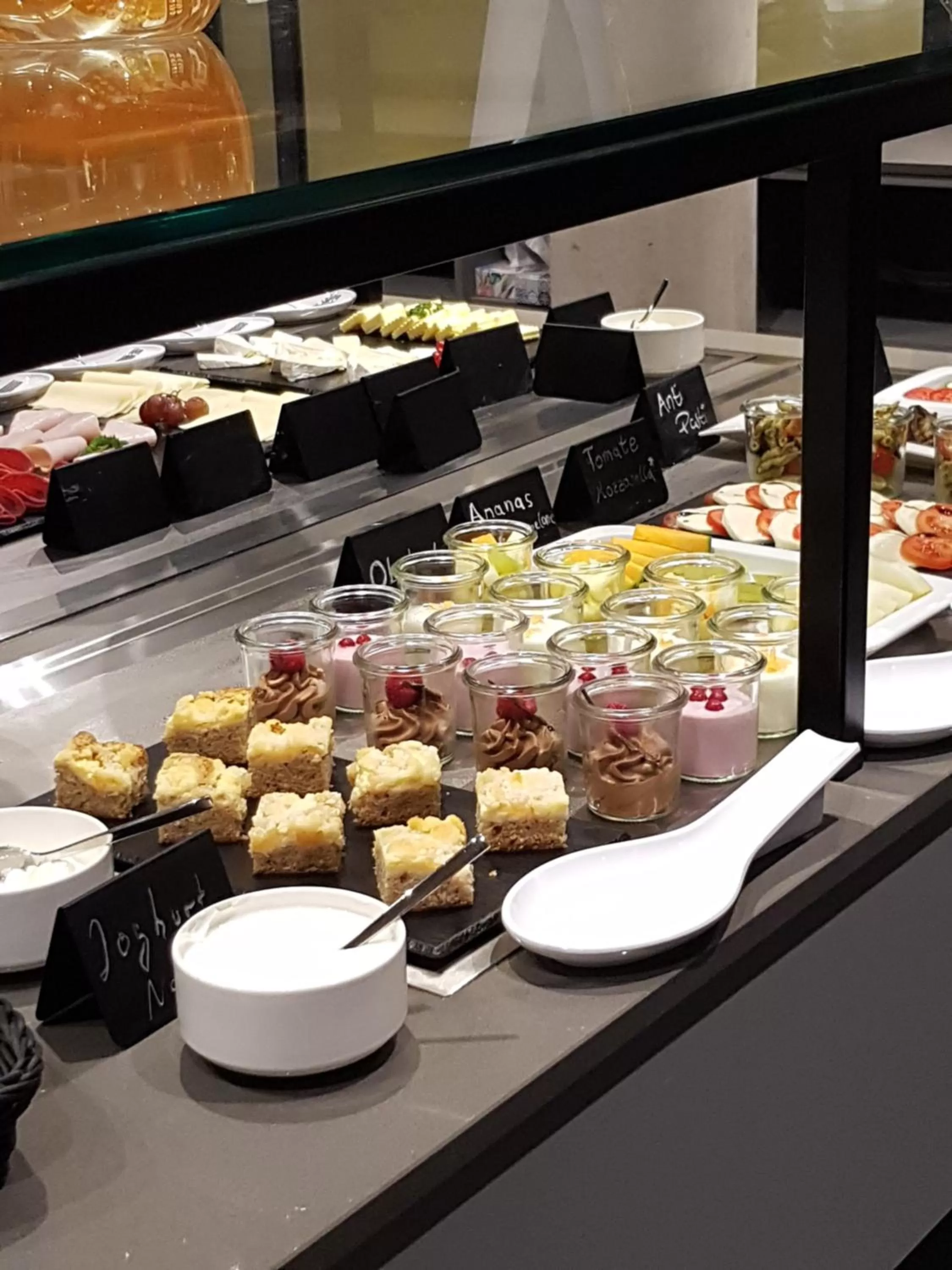 Breakfast in Hotel Adler Münster