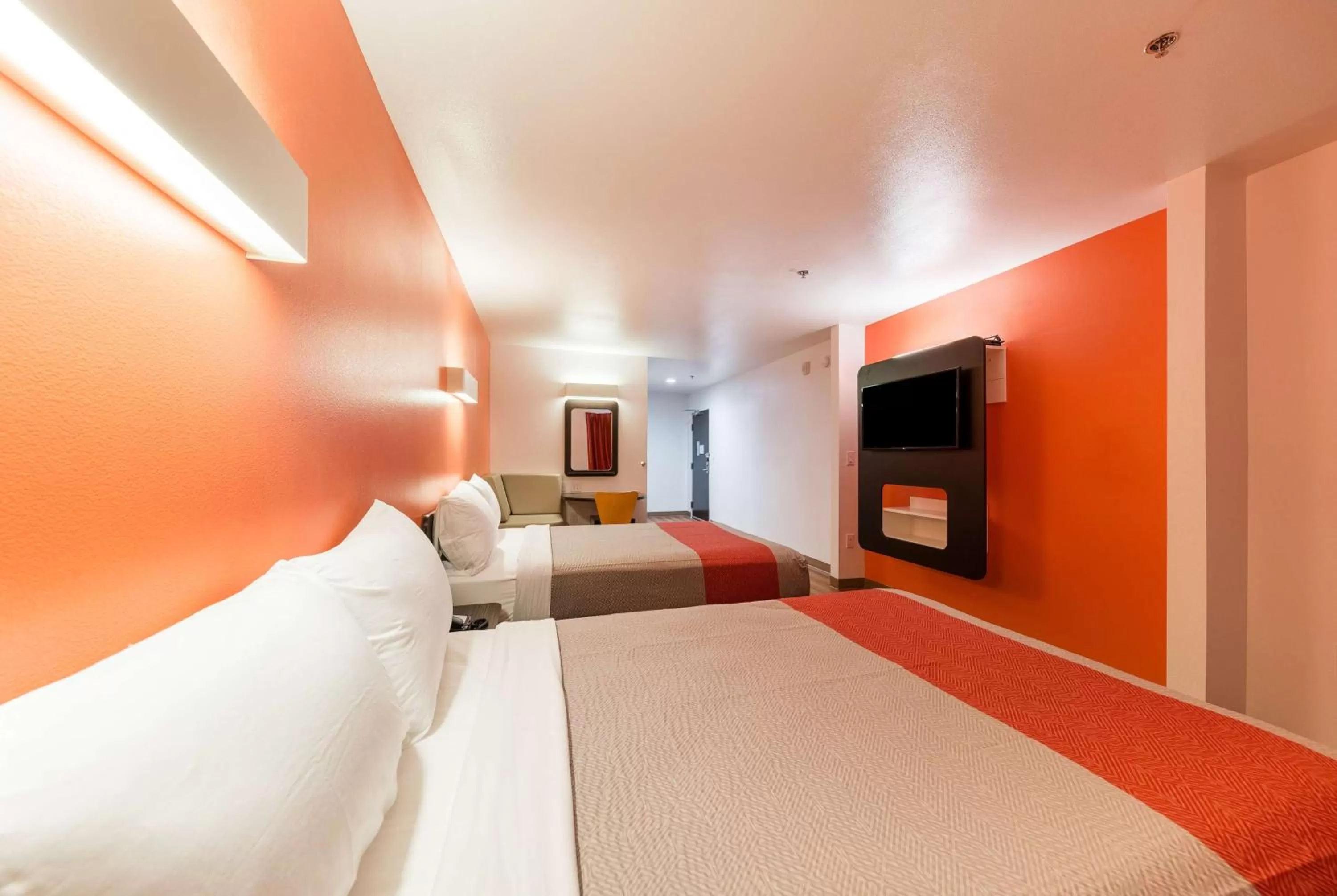 Photo of the whole room, Bed in Motel 6 Fort Worth, TX - North - Saginaw