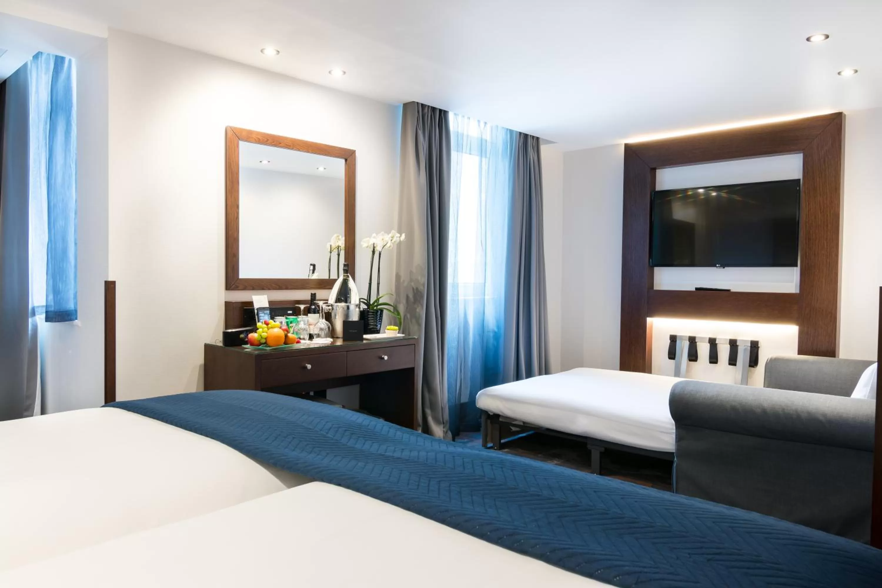 Bed in Montcalm Chilworth Townhouse, Paddington