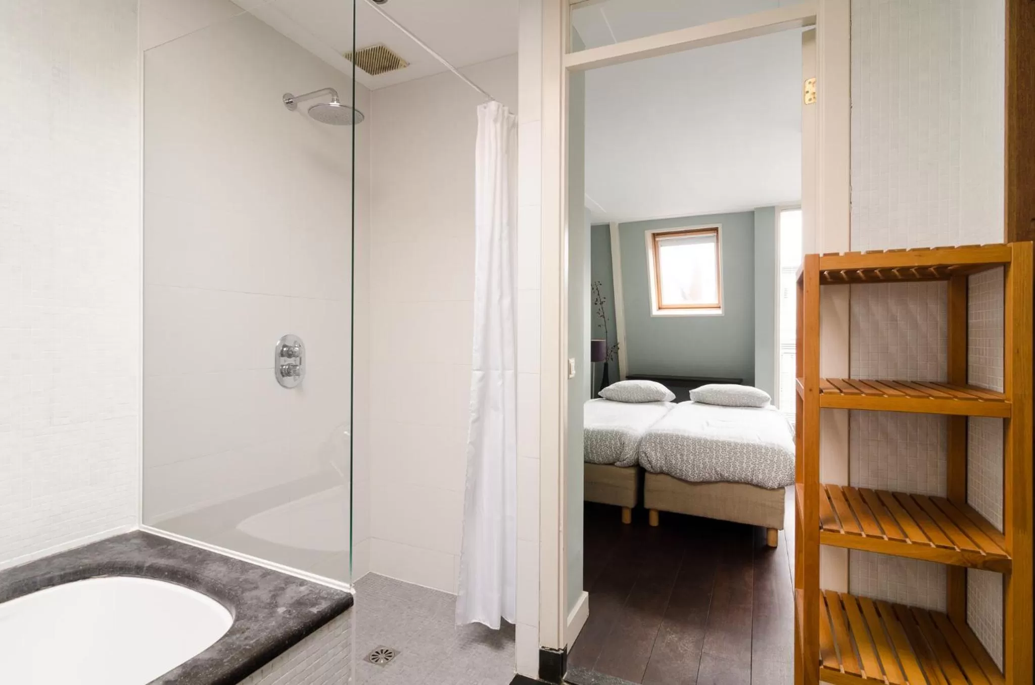 Bed, Bathroom in Marnix Top: 8P near Leidsche