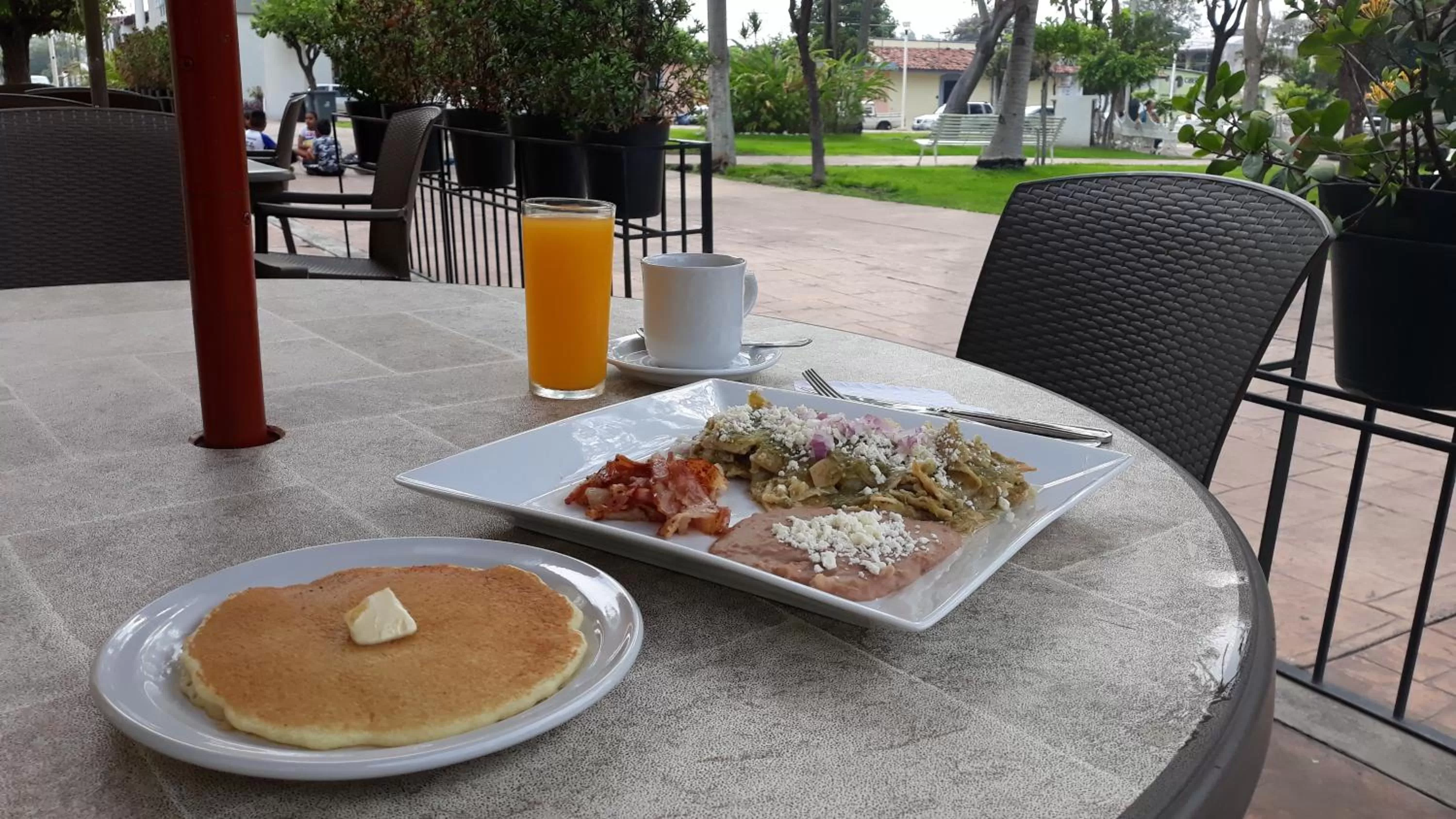 Breakfast in Concierge Plaza La Villa