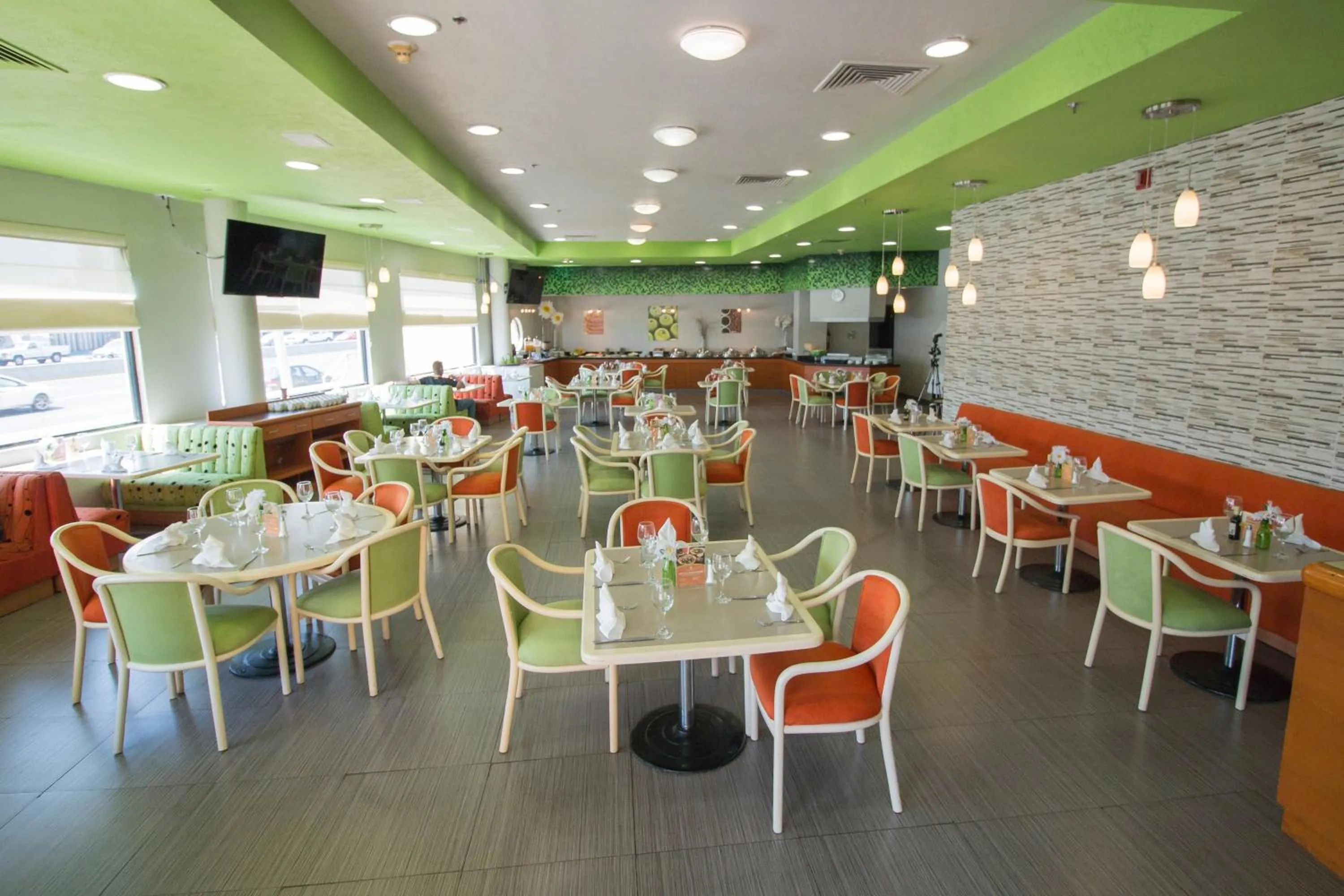 Restaurant/places to eat in CHN Hotel Monterrey Norte, Trademark Collection by Wyndham
