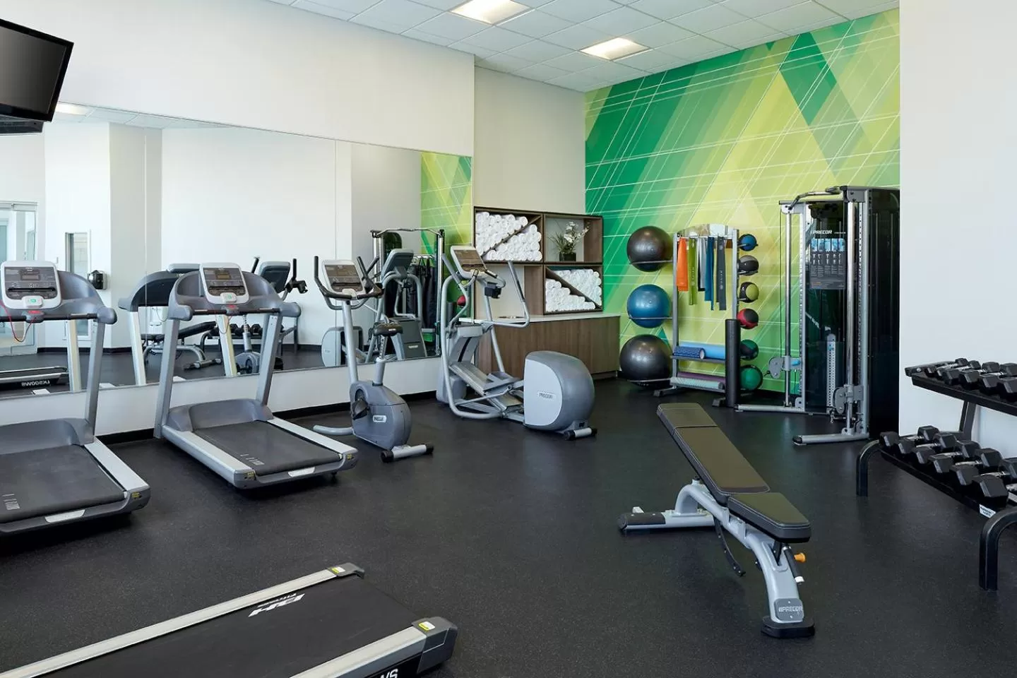 Fitness centre/facilities in Holiday Inn & Suites Montreal Airport by IHG