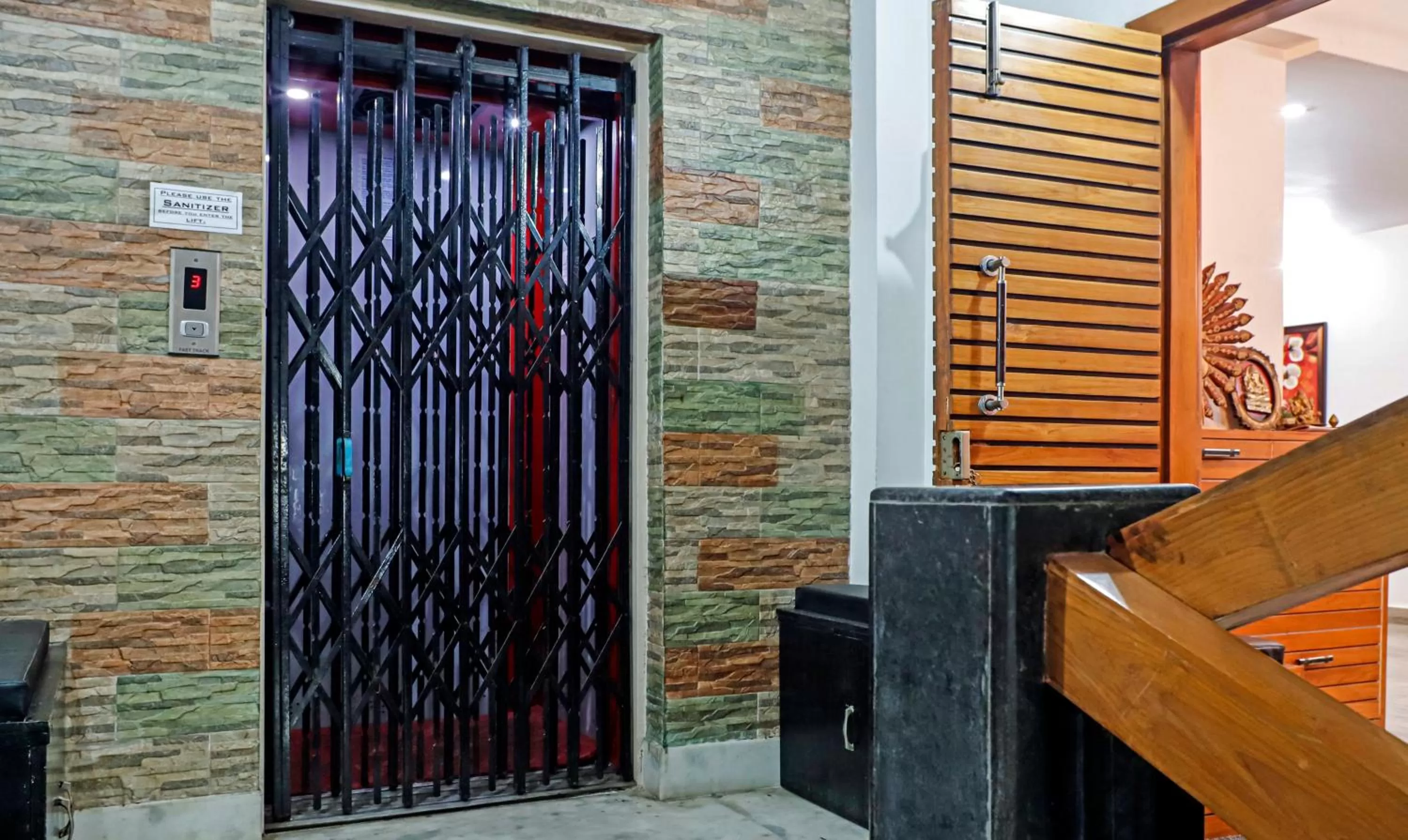 elevator in Treebo Umal Homestay Ganeshguri