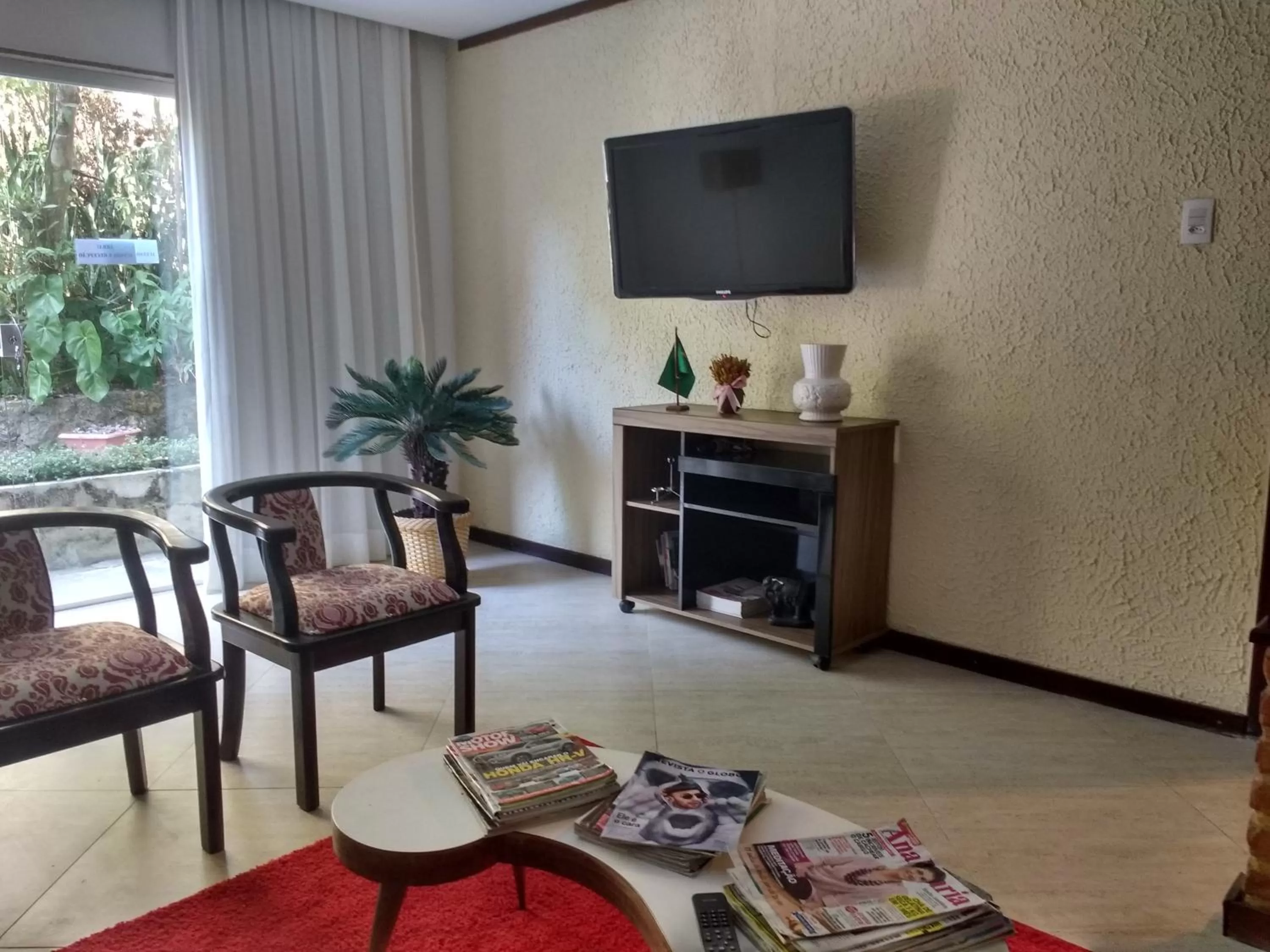 TV and multimedia in Hotel Mount Everest