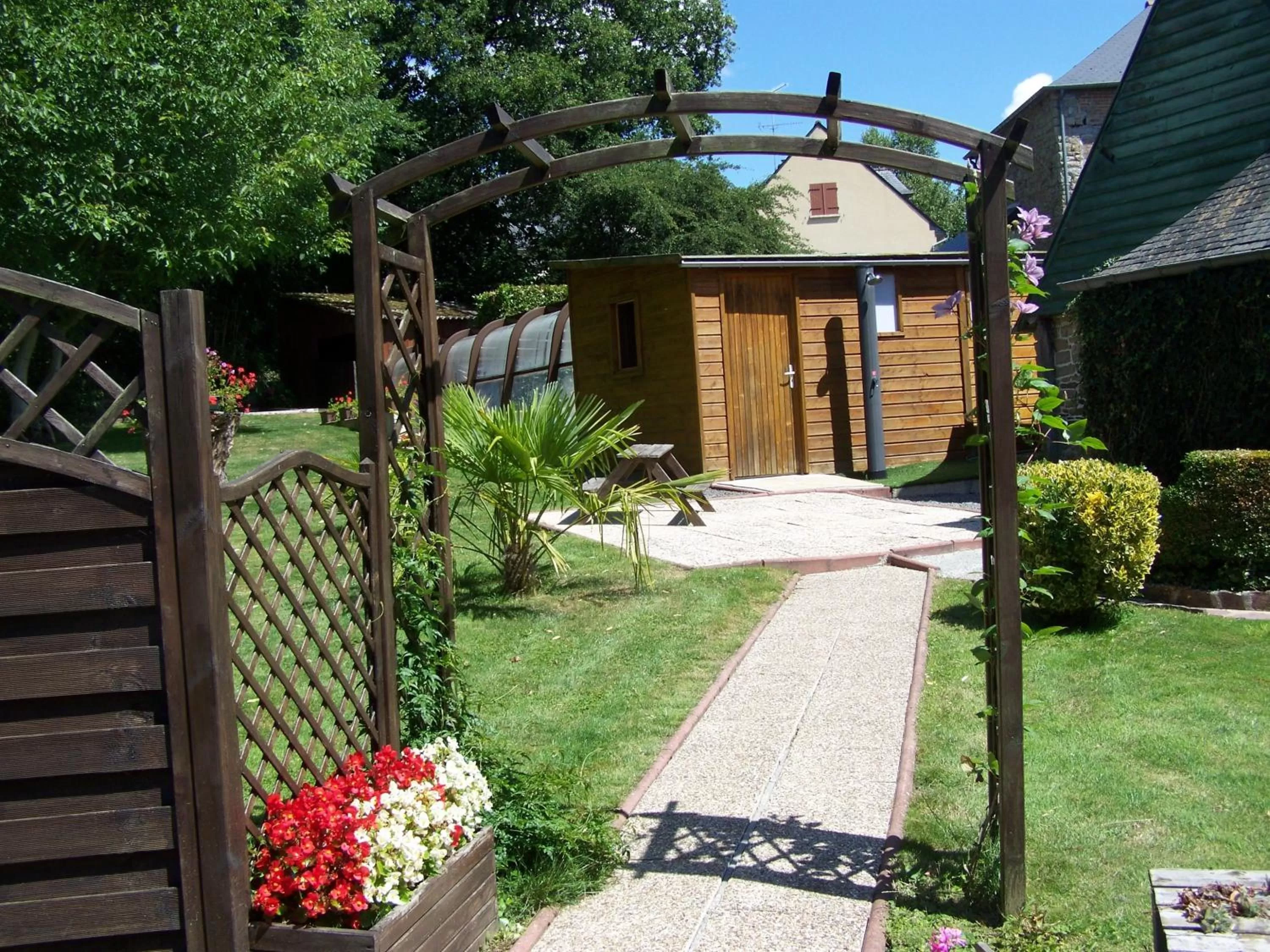 Garden, Property Building in Ker-Loën