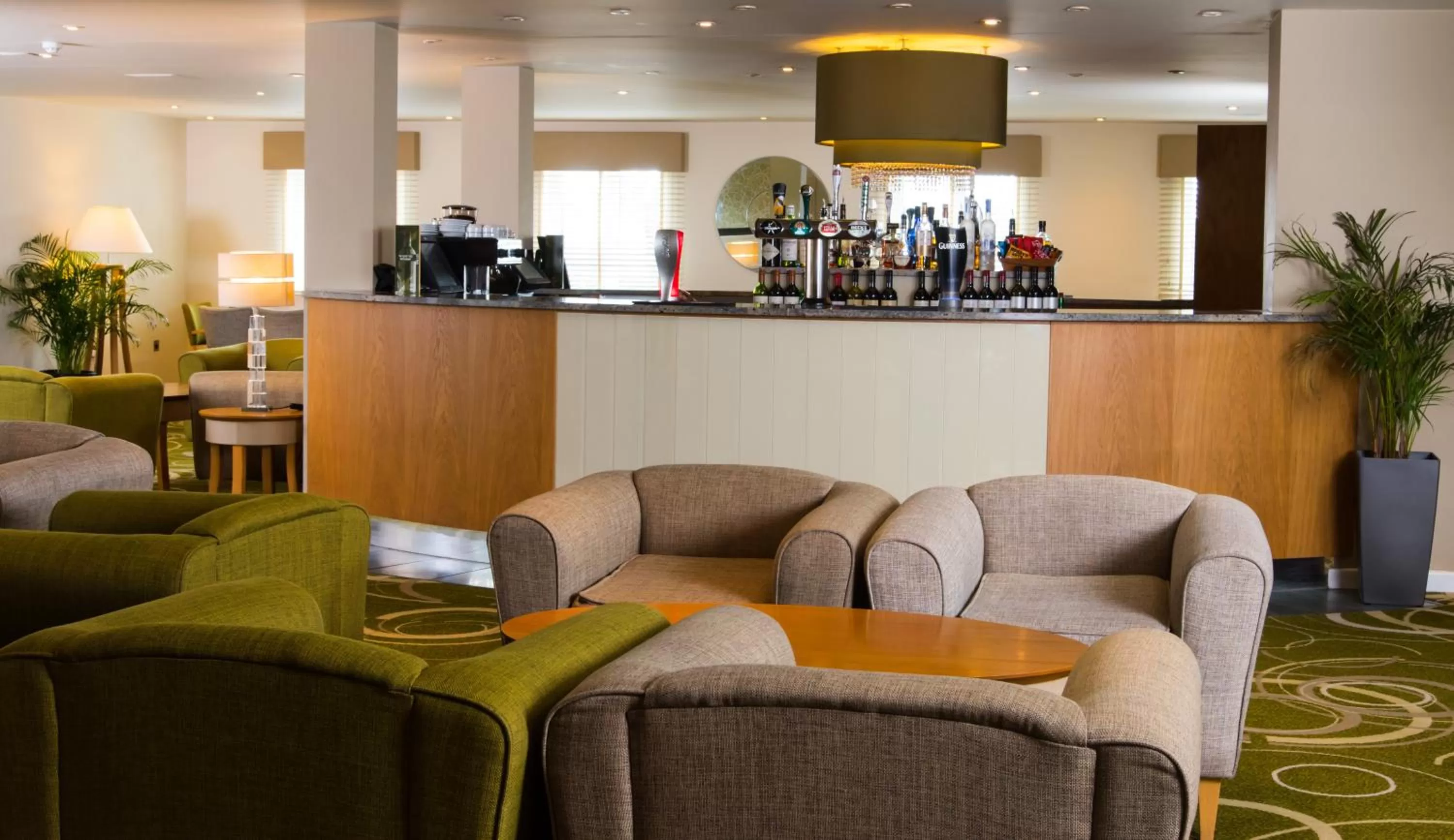 Lounge or bar in Mercure Newbury West Grange Hotel