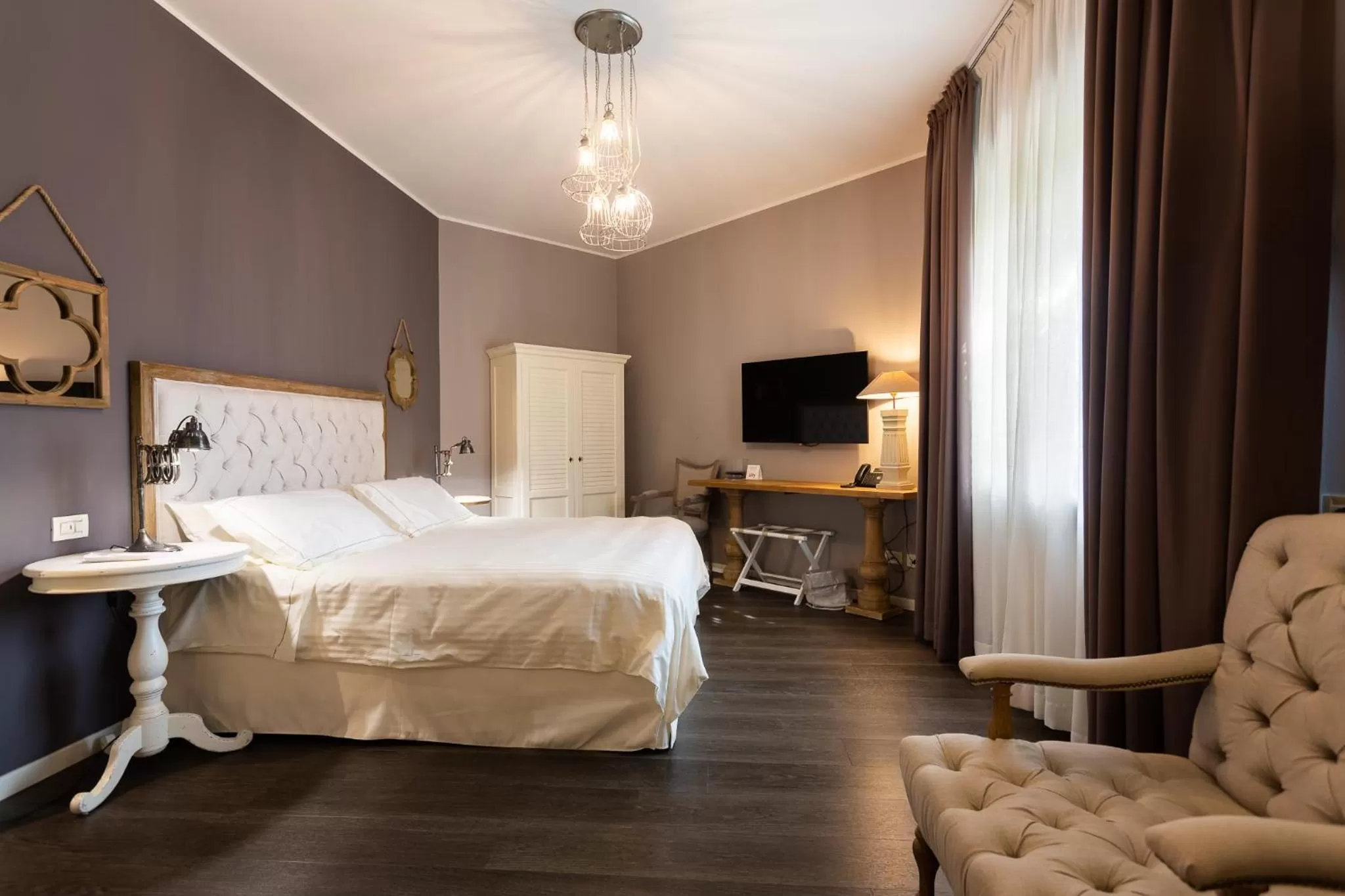 Bedroom, Bed in Like Home Boutique Hotel