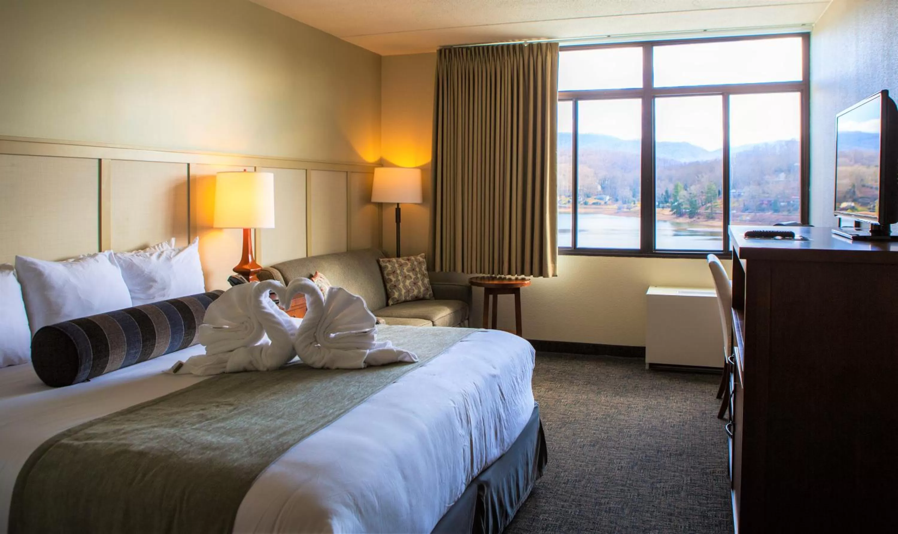 Bed in The Terrace Hotel at Lake Junaluska