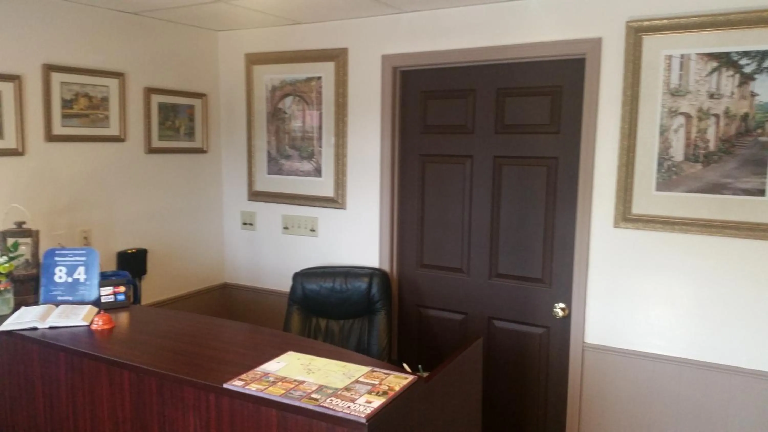 Lobby or reception in Homestead Motel