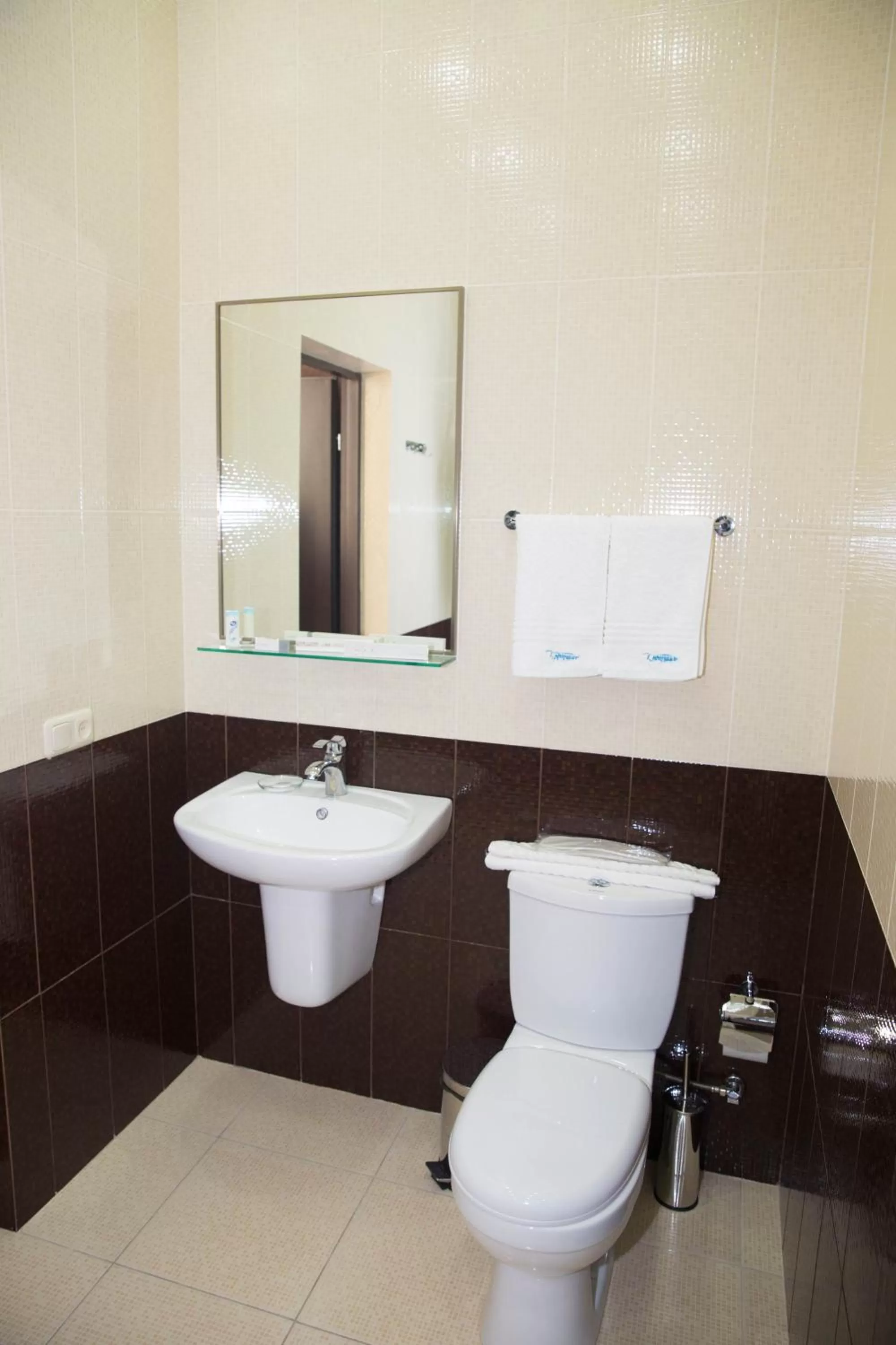 Bedroom, Bathroom in Eridana Hotel