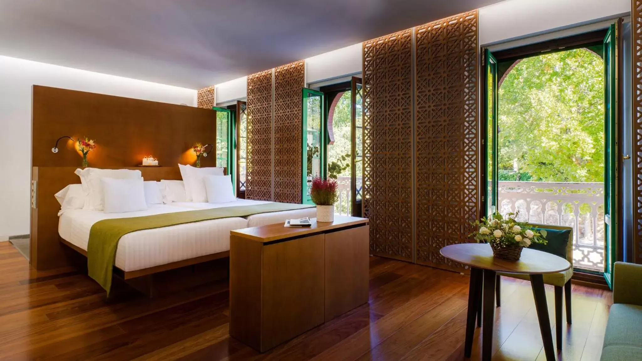 Deluxe Twin Room in Alhambra Palace Hotel Deluxe Twin Room in Alhambra Palace Hotel