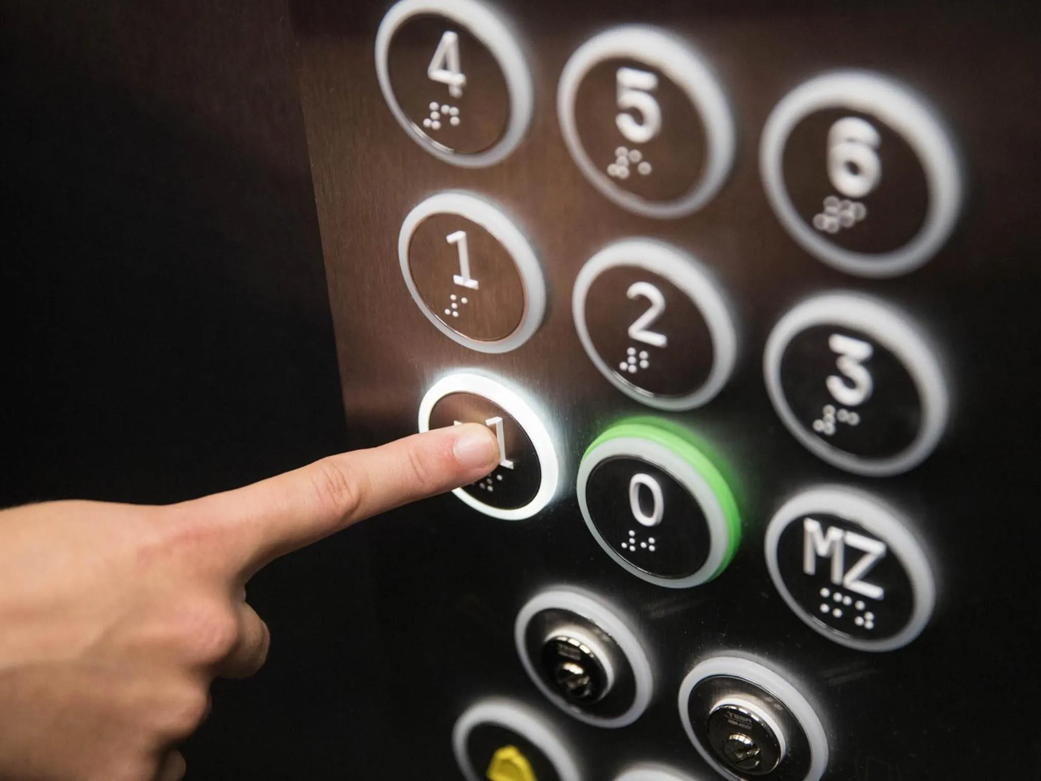 Property building in room00 Lisboa Hostel