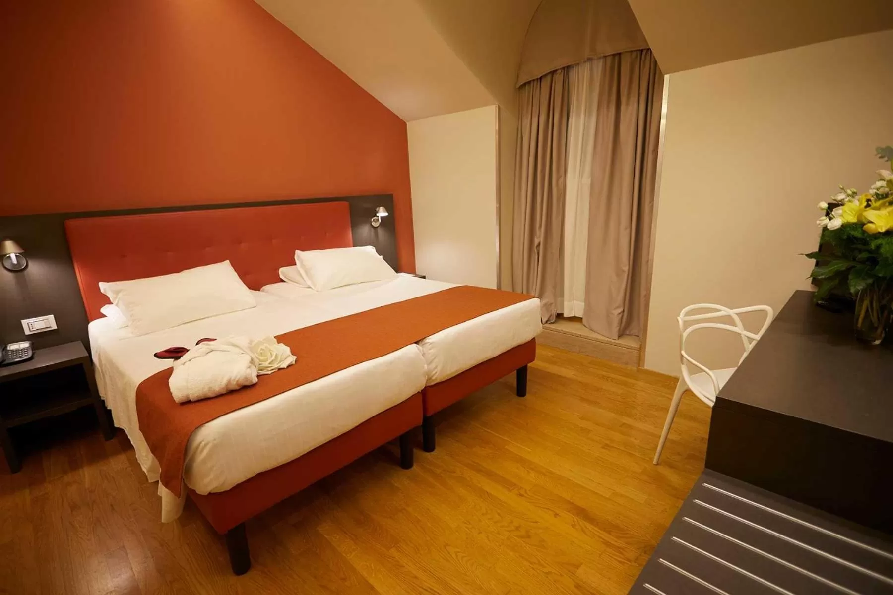 Photo of the whole room, Bed in Hotel Concord