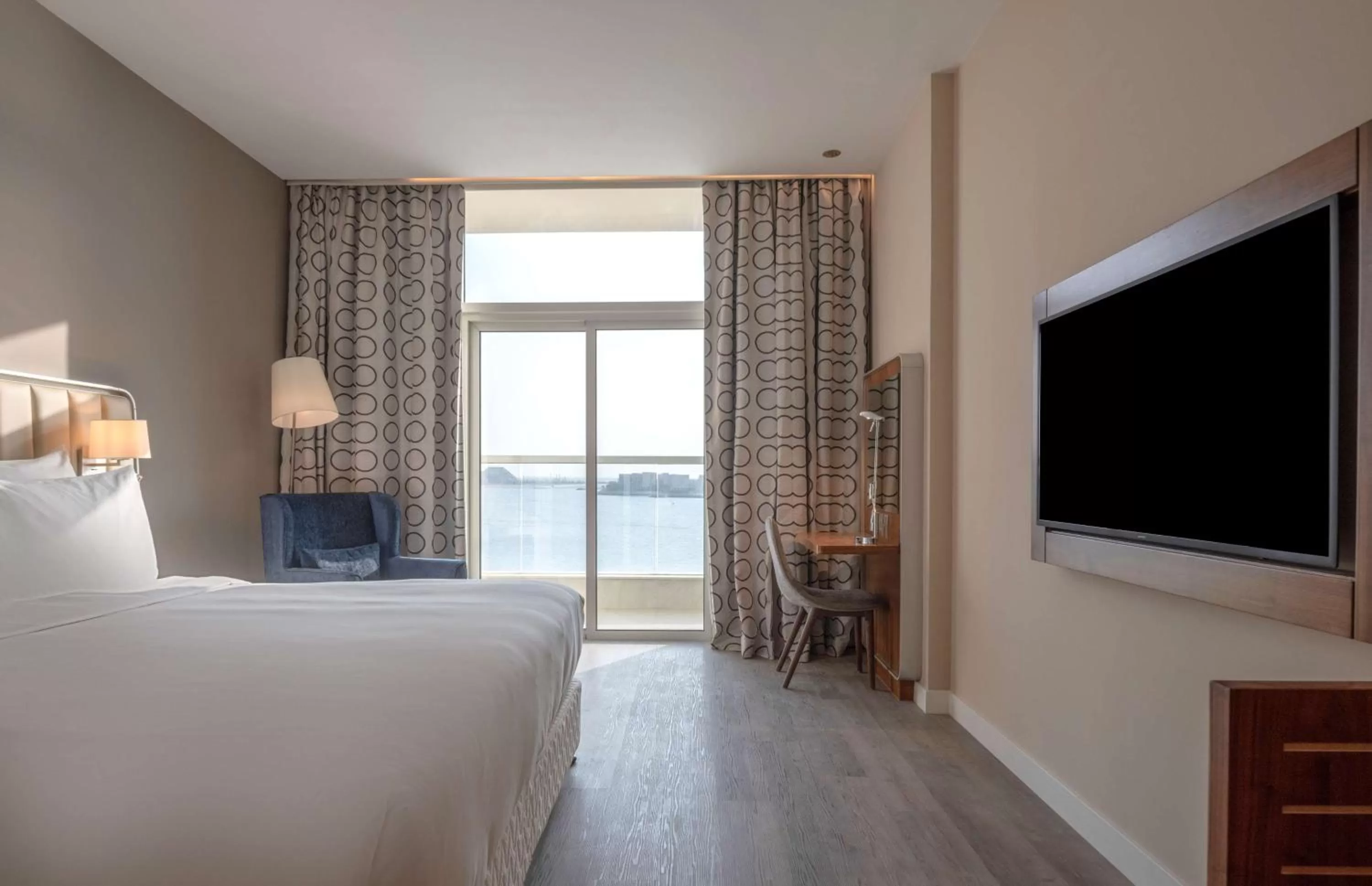 View (from property/room), Bed in Radisson Resort Ras Al Khaimah Marjan Island