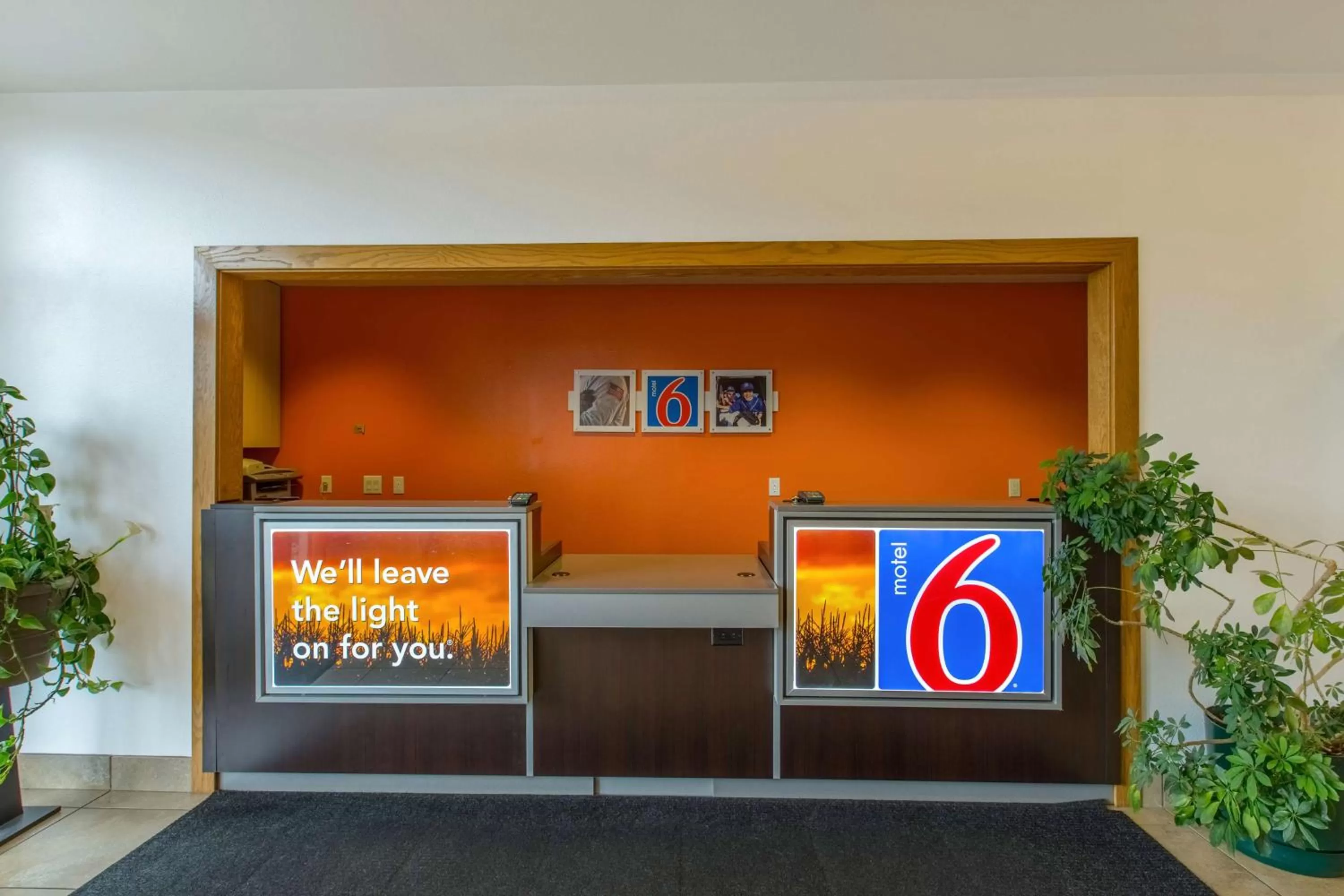 Property logo or sign in Motel 6-Baraboo, WI - Lake Delton-Wisconsin Dells