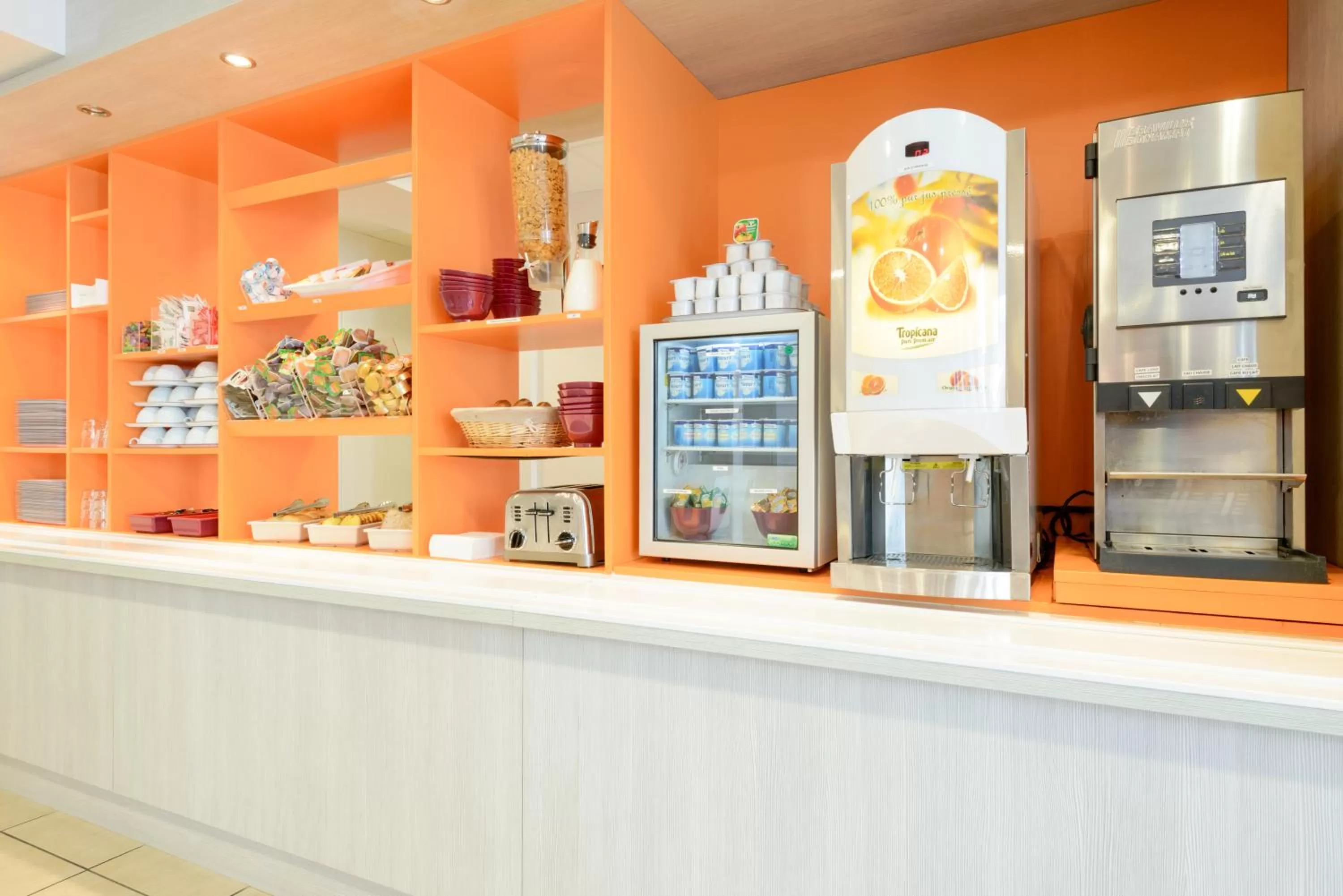 Buffet breakfast in Première Classe La Rochelle Centre - Les Minimes