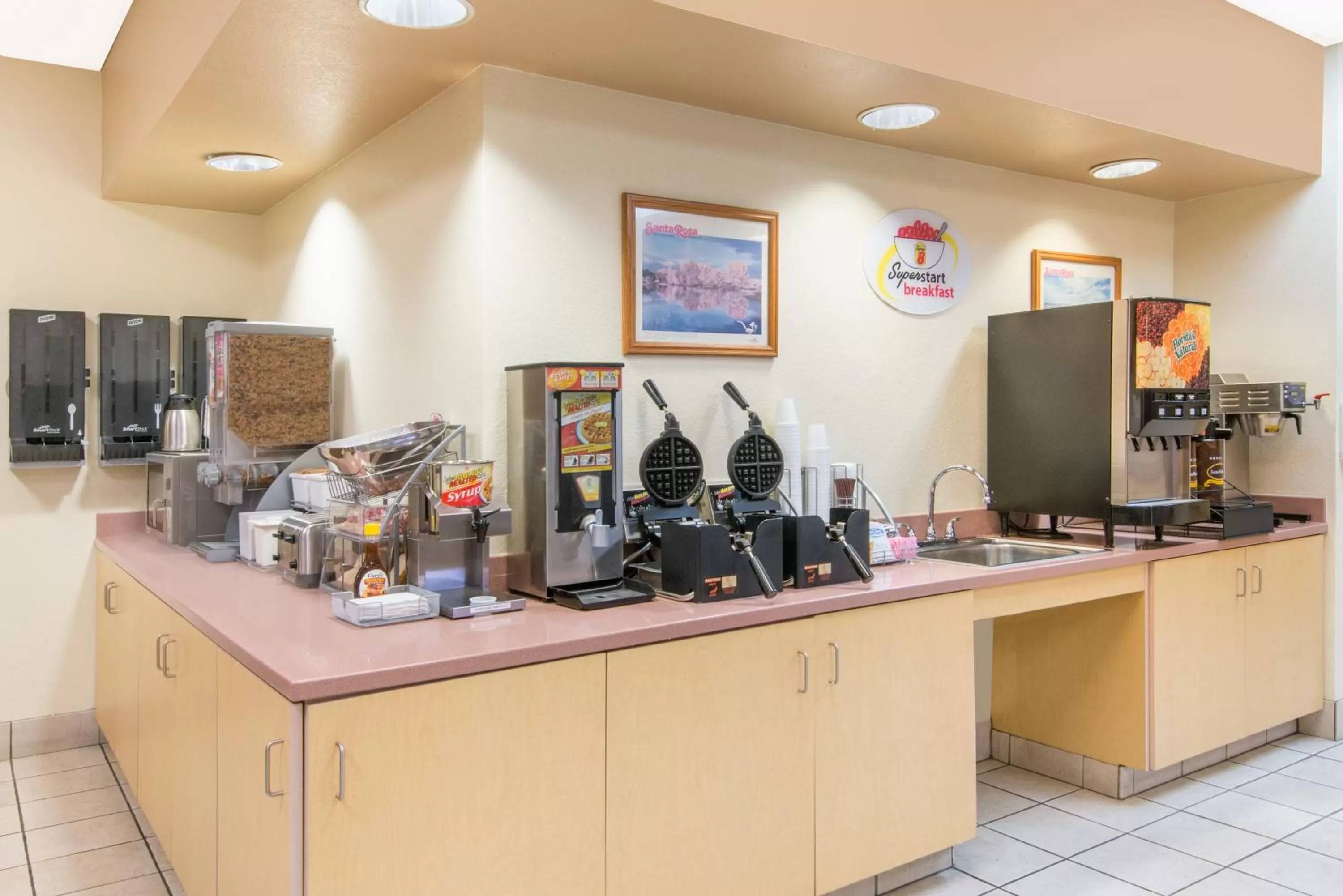 Area and facilities in Super 8 by Wyndham Santa Rosa