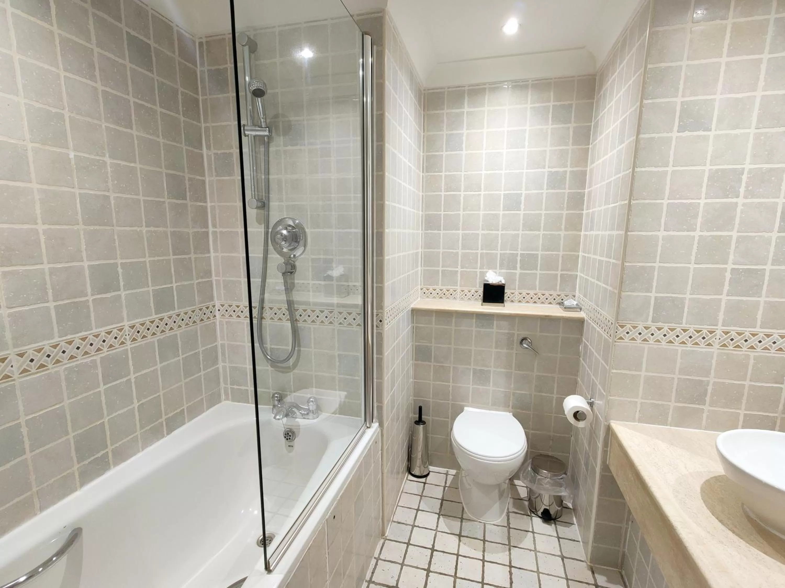 Bathroom in The Priest House On The River