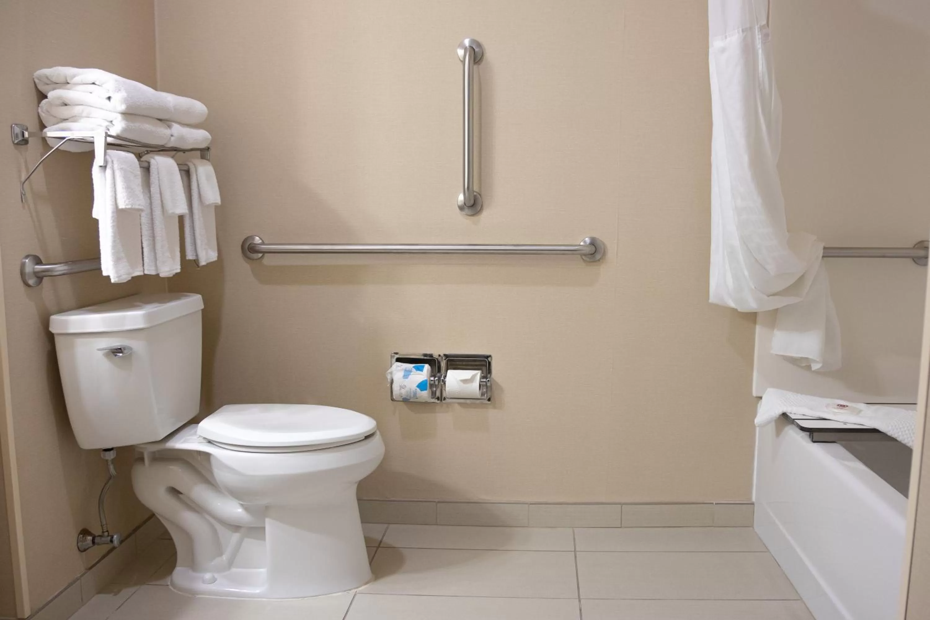 Toilet in Comfort Inn Sioux City South