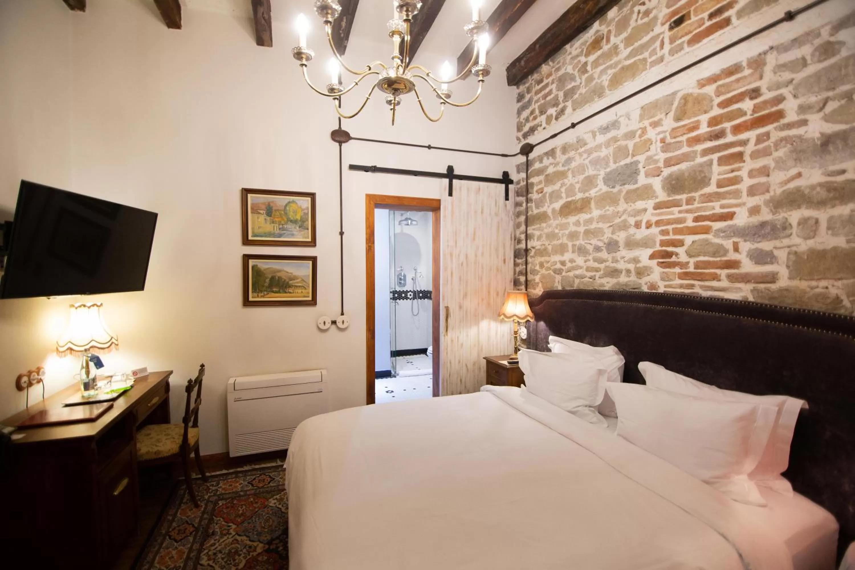 Bedroom, Bed in Vila Ebel Hotel Pool & Spa