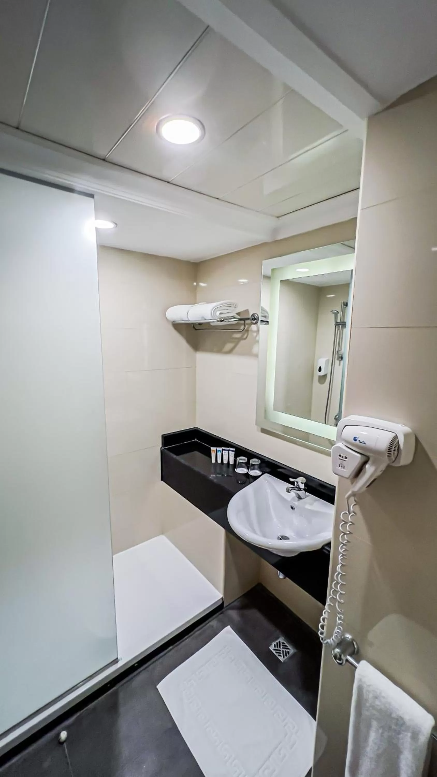 Palm Beach Resort Families and Couples only