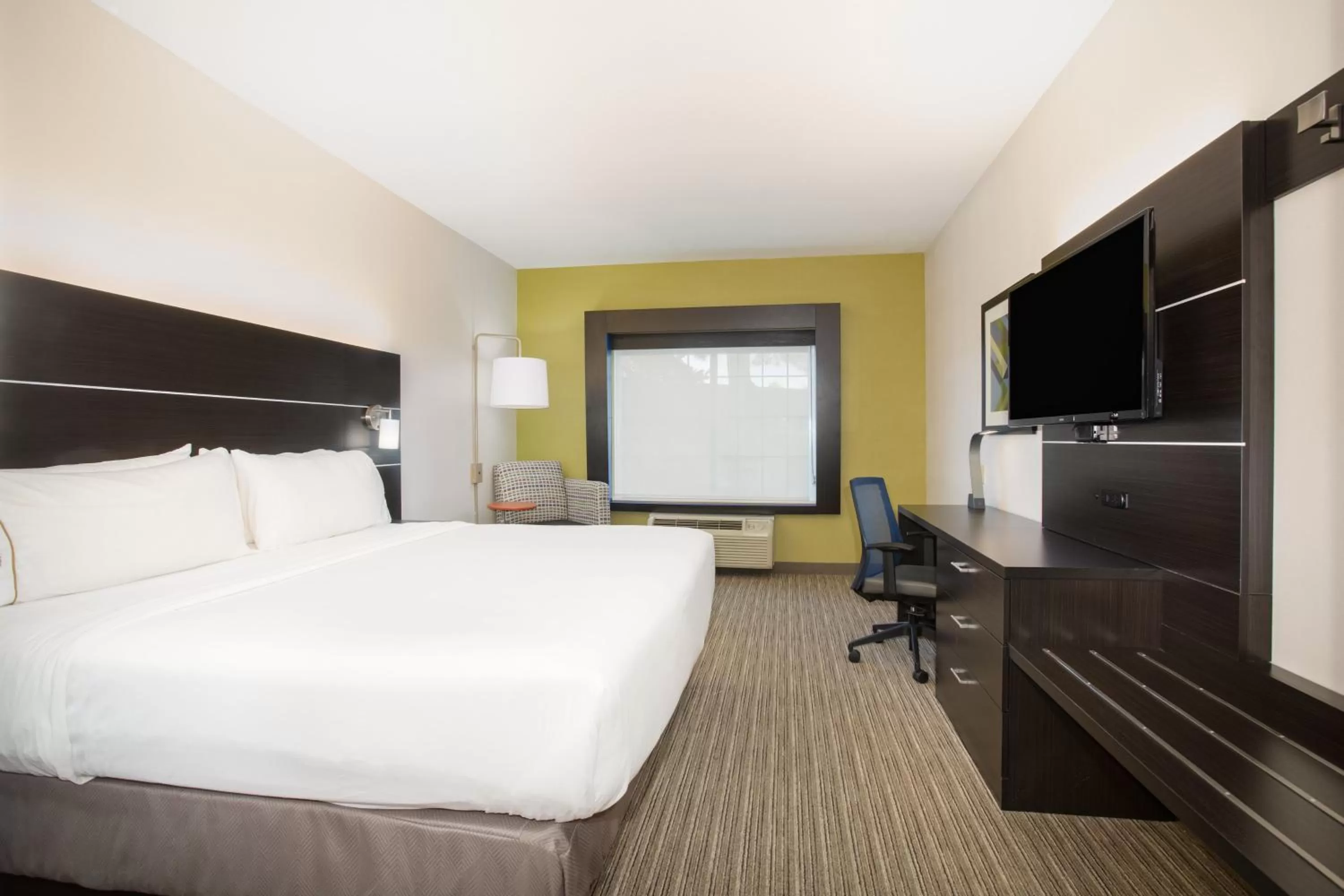 Photo of the whole room, Bed in Holiday Inn Express Hotel & Suites Fort Collins by IHG