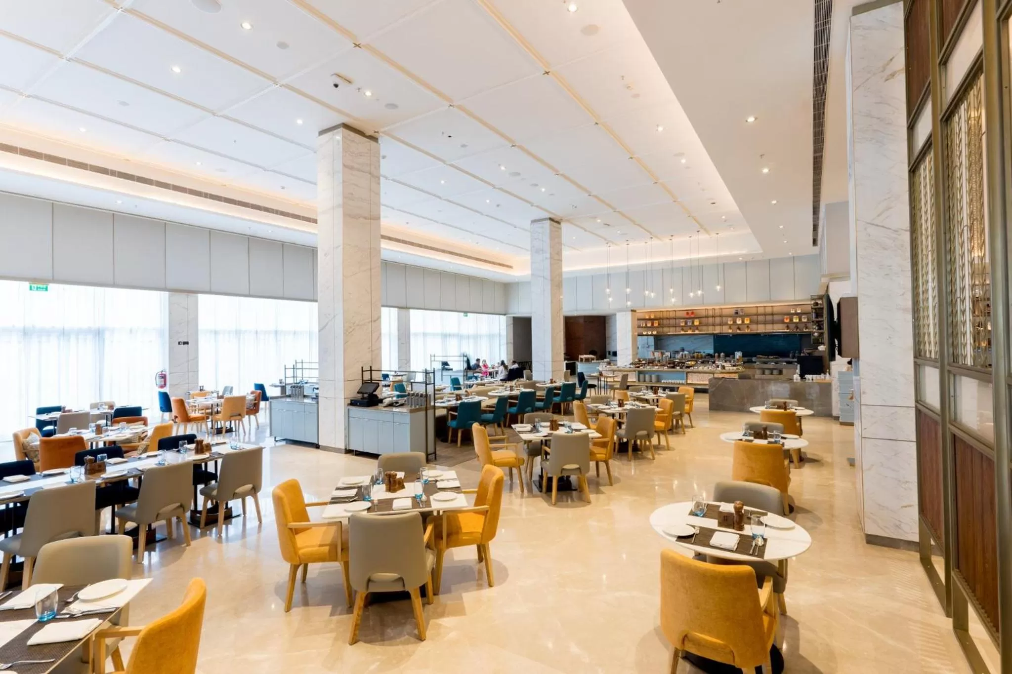 Restaurant/places to eat in Holiday Inn Lucknow Airport by IHG