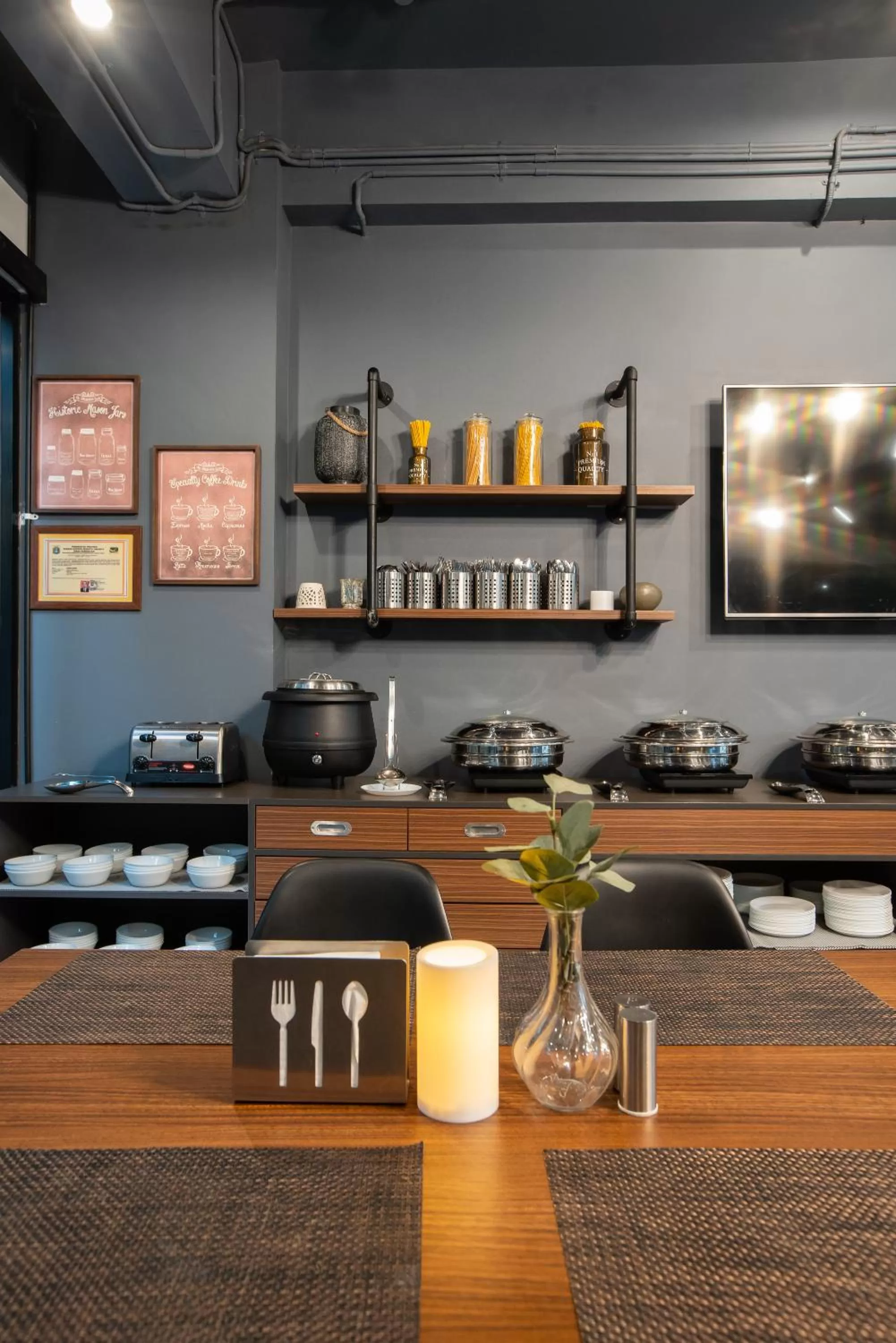 Restaurant/places to eat in Juno Tanah Abang Jakarta